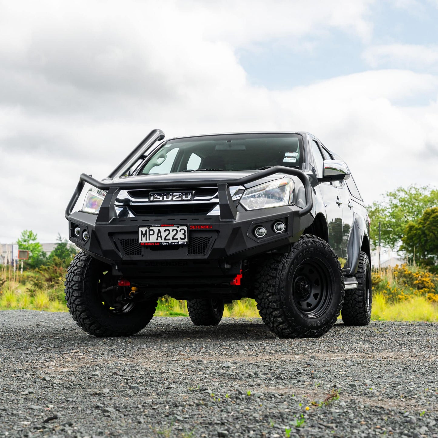 SHIELD Off-Road Triple Loop Bull-Bar — to suit Isuzu D-Max 2016 - 2020
