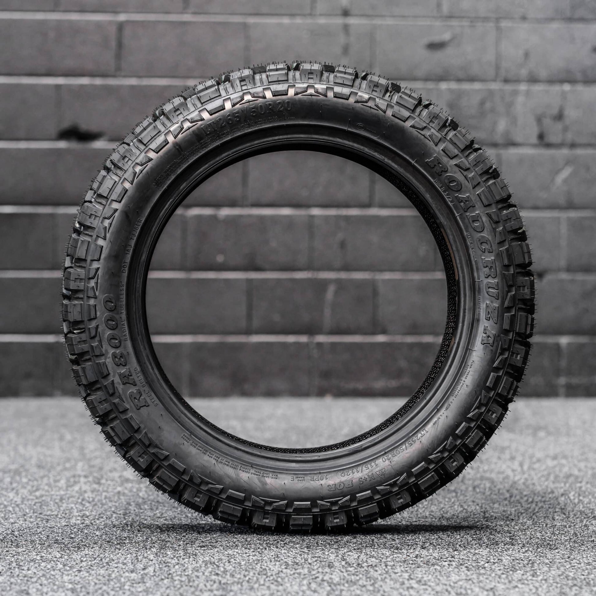 Roadcruza RA8000 — 265/50R20