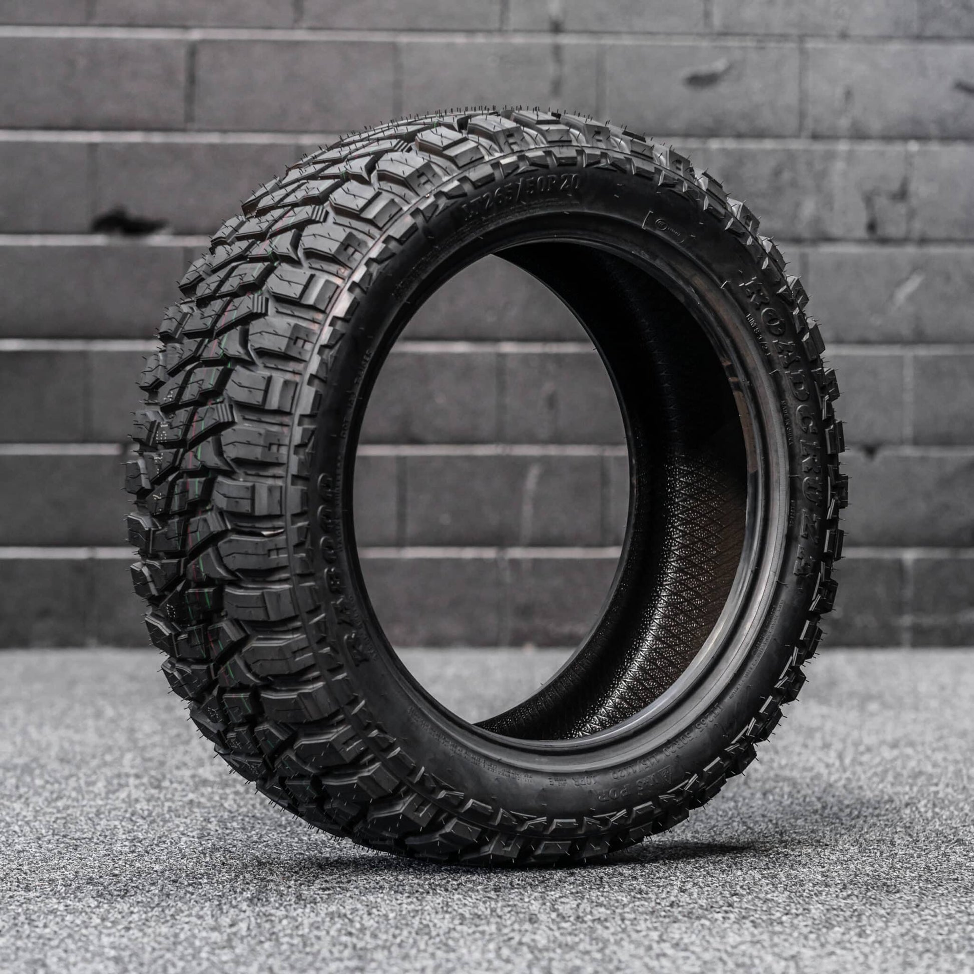 Roadcruza RA8000 — 265/50R20