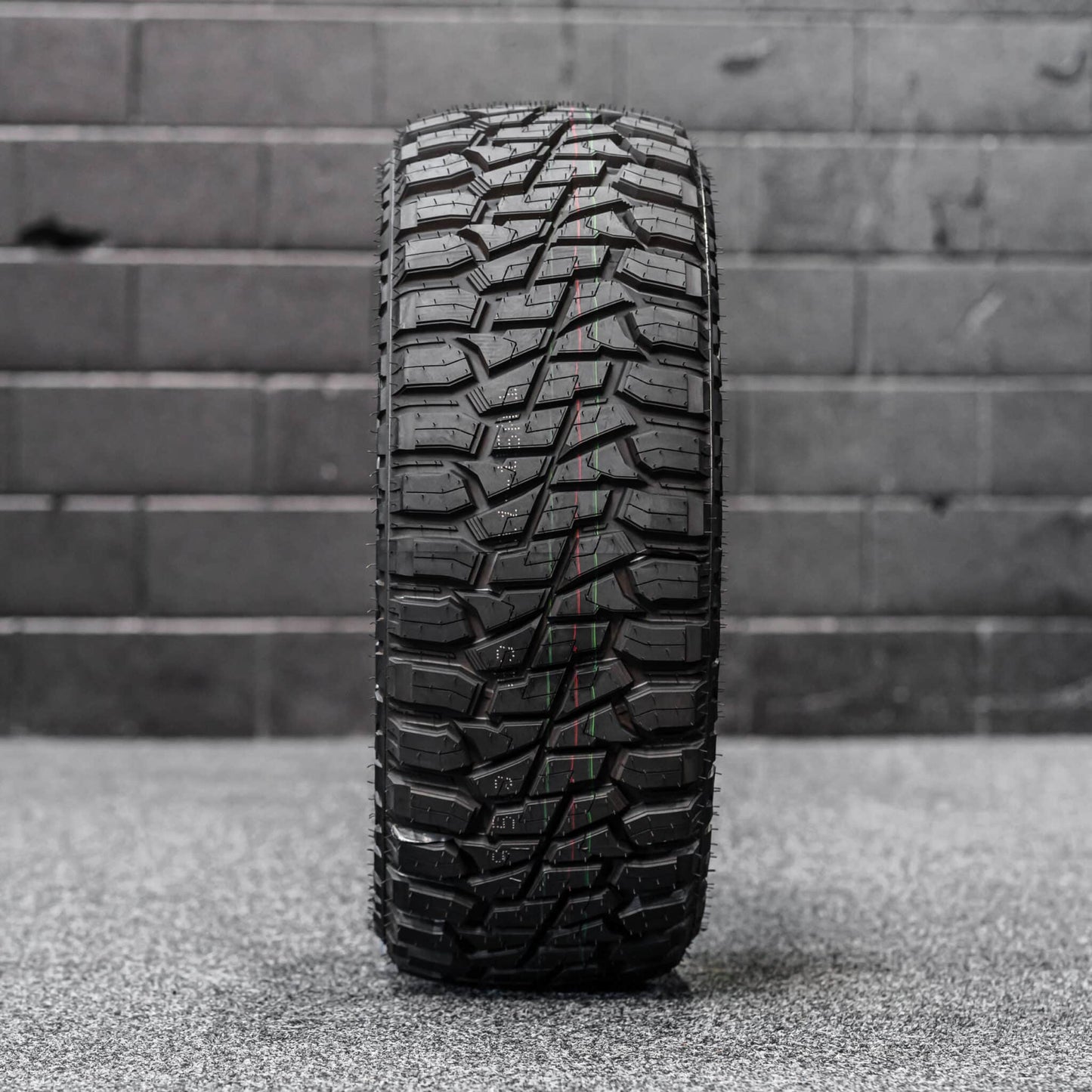 Roadcruza RA8000 — 265/50R20