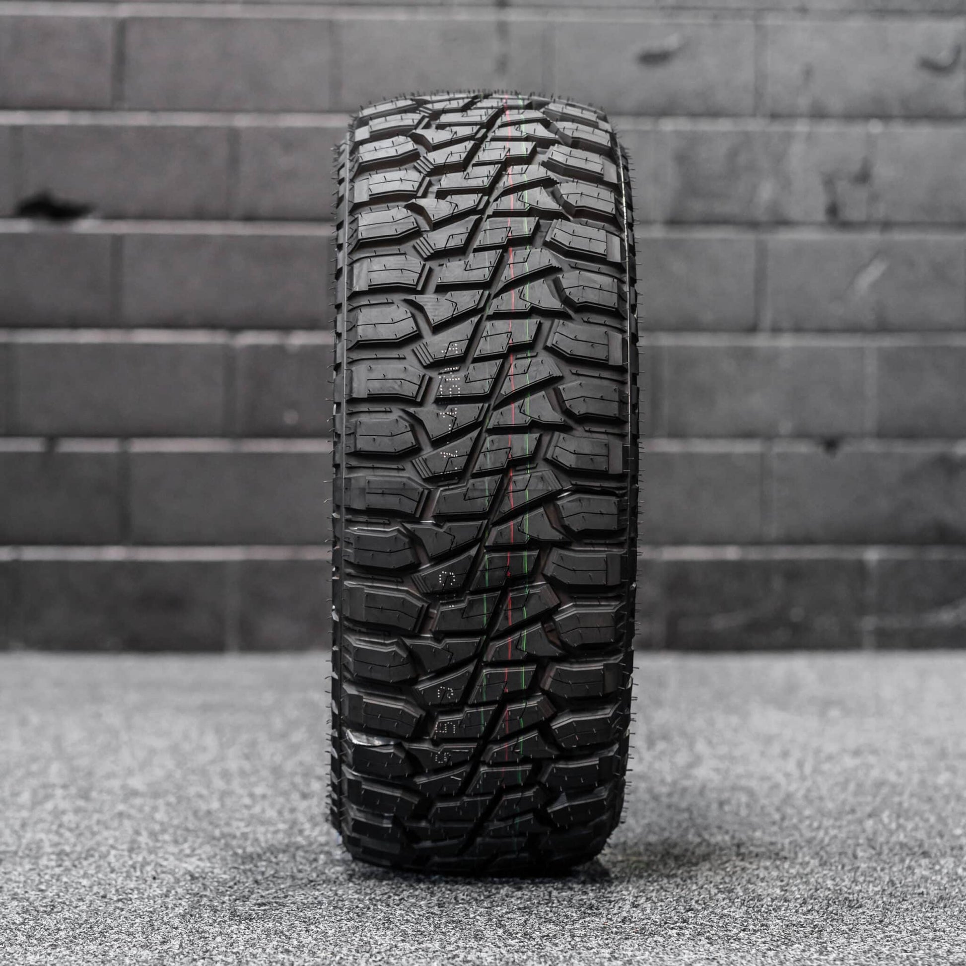 Roadcruza RA8000 — 265/50R20