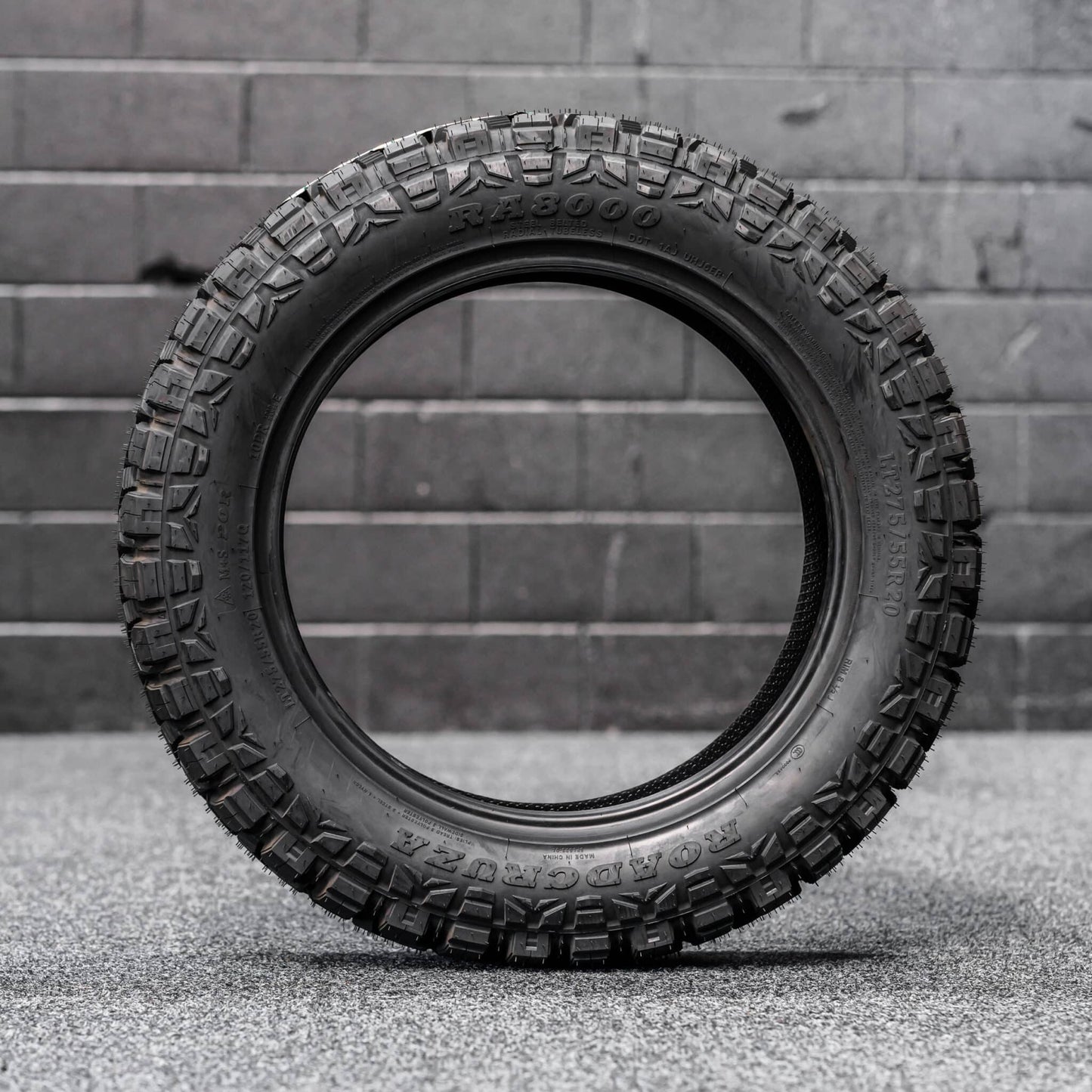 Roadcruza RA8000 — 275/55R20