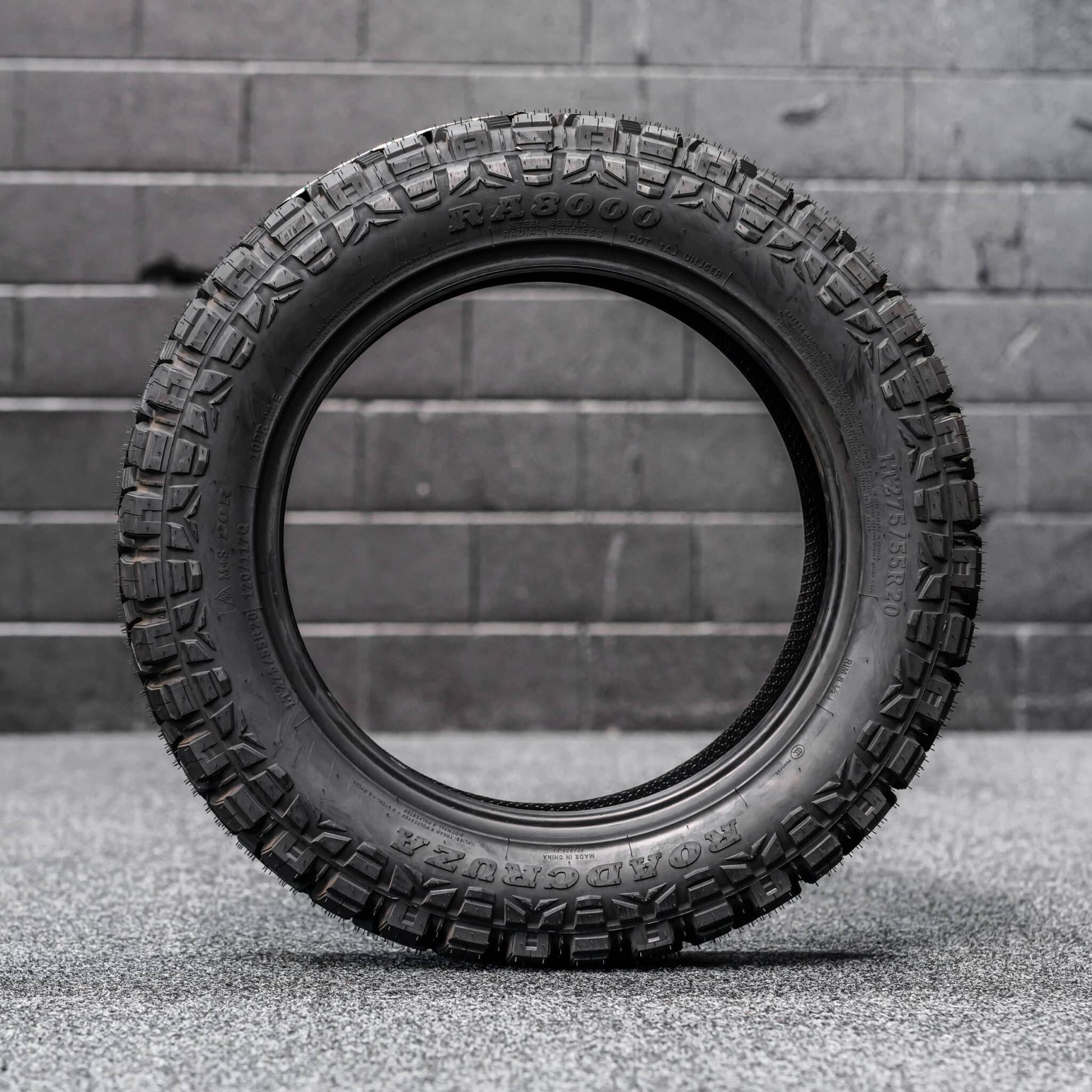 Roadcruza RA8000 — 275/55R20