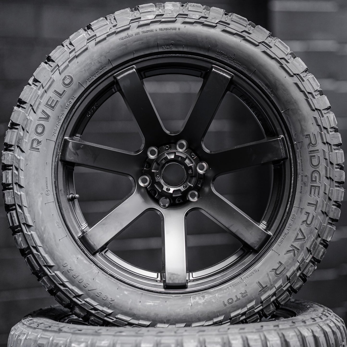285/50/R20LT Mud Tyres + Alloy Wheels