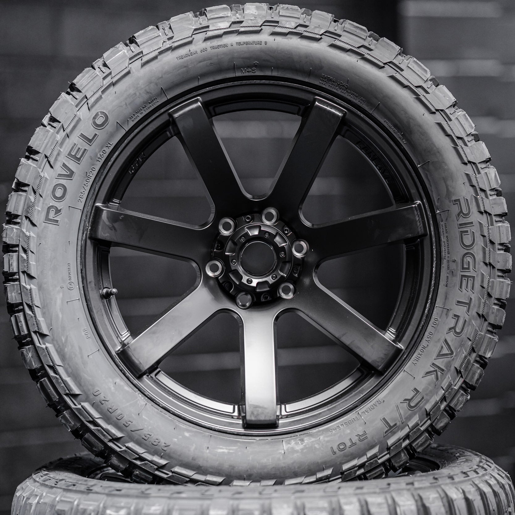 285/50/R20LT Mud Tyres + Alloy Wheels