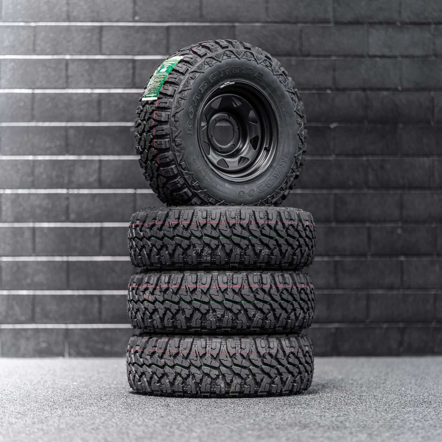 31x10.5 R15LT Mud Tyres + Steelies