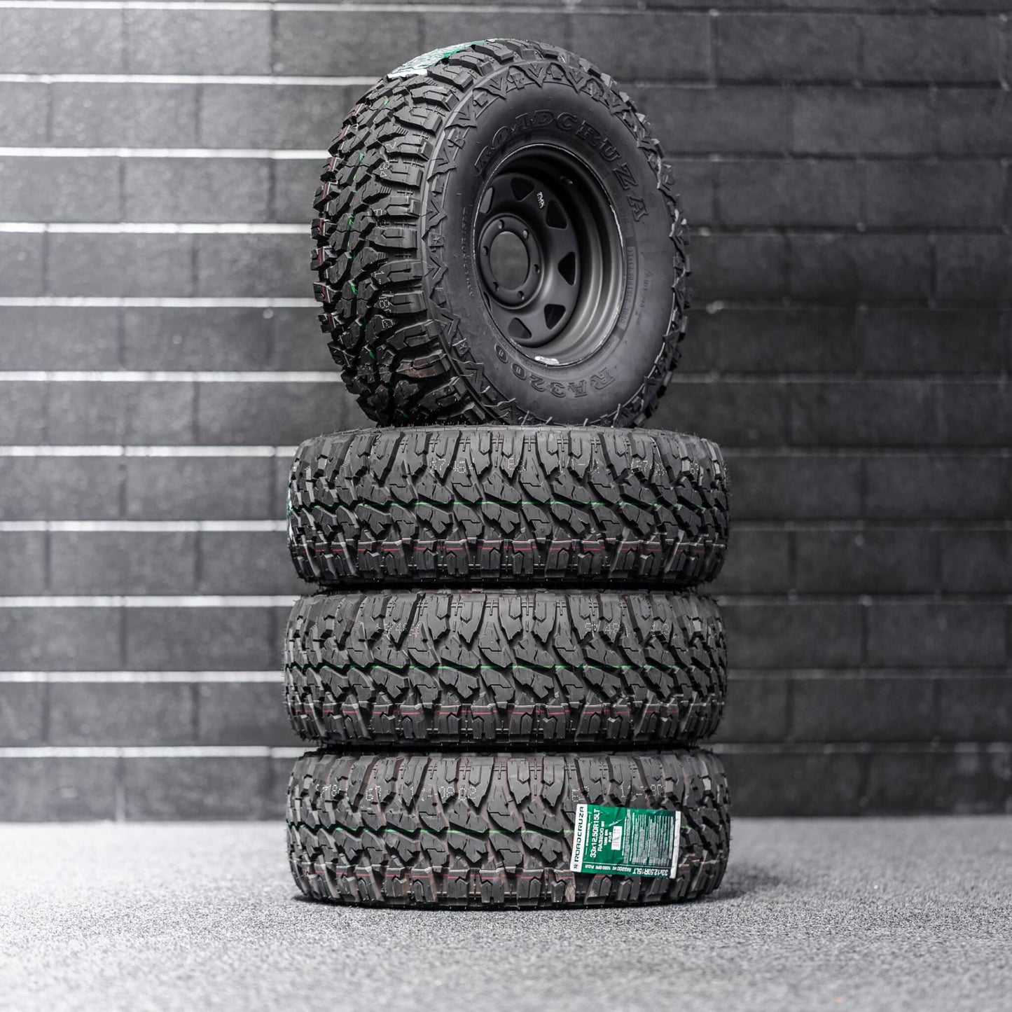 33x12.5 R15LT Mud Tyres + Steelies