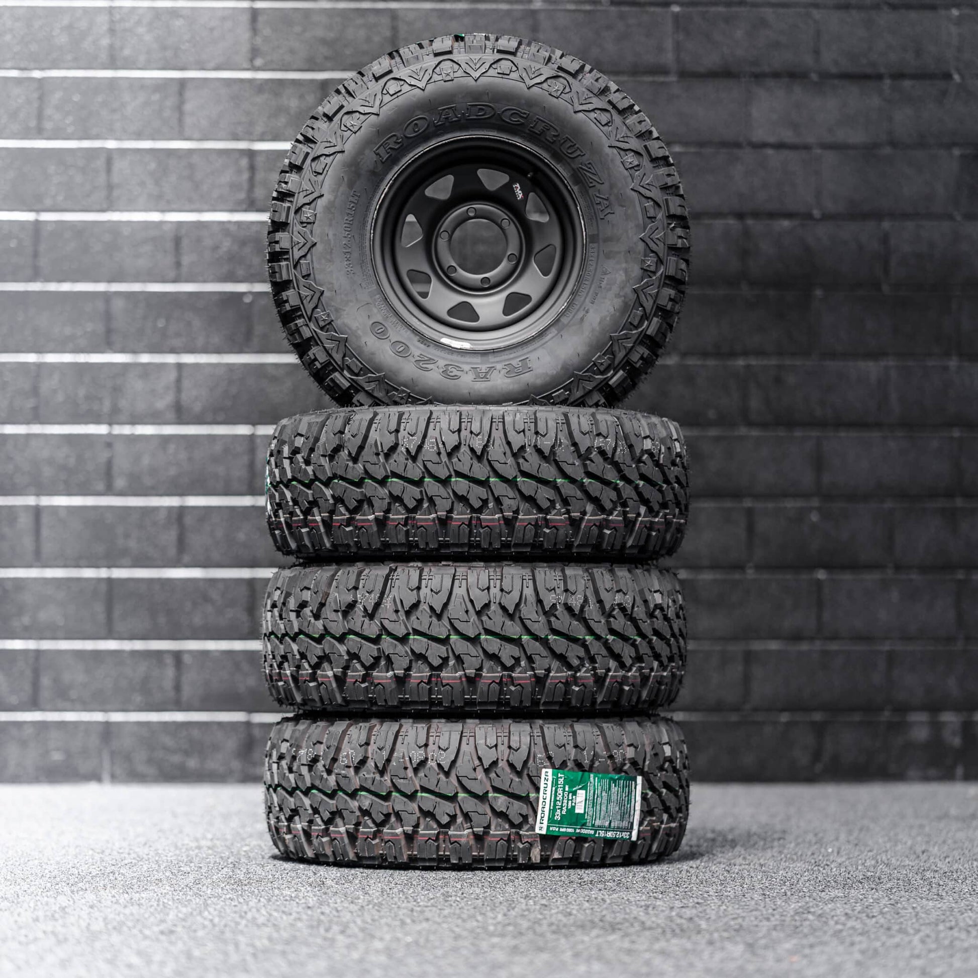 33x12.5 R15LT Mud Tyres + Steelies