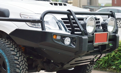 IRONMAN 4X4 - DELUXE COMMERICIAL BULLBAR - TOYOTA HILUX 2011-2015