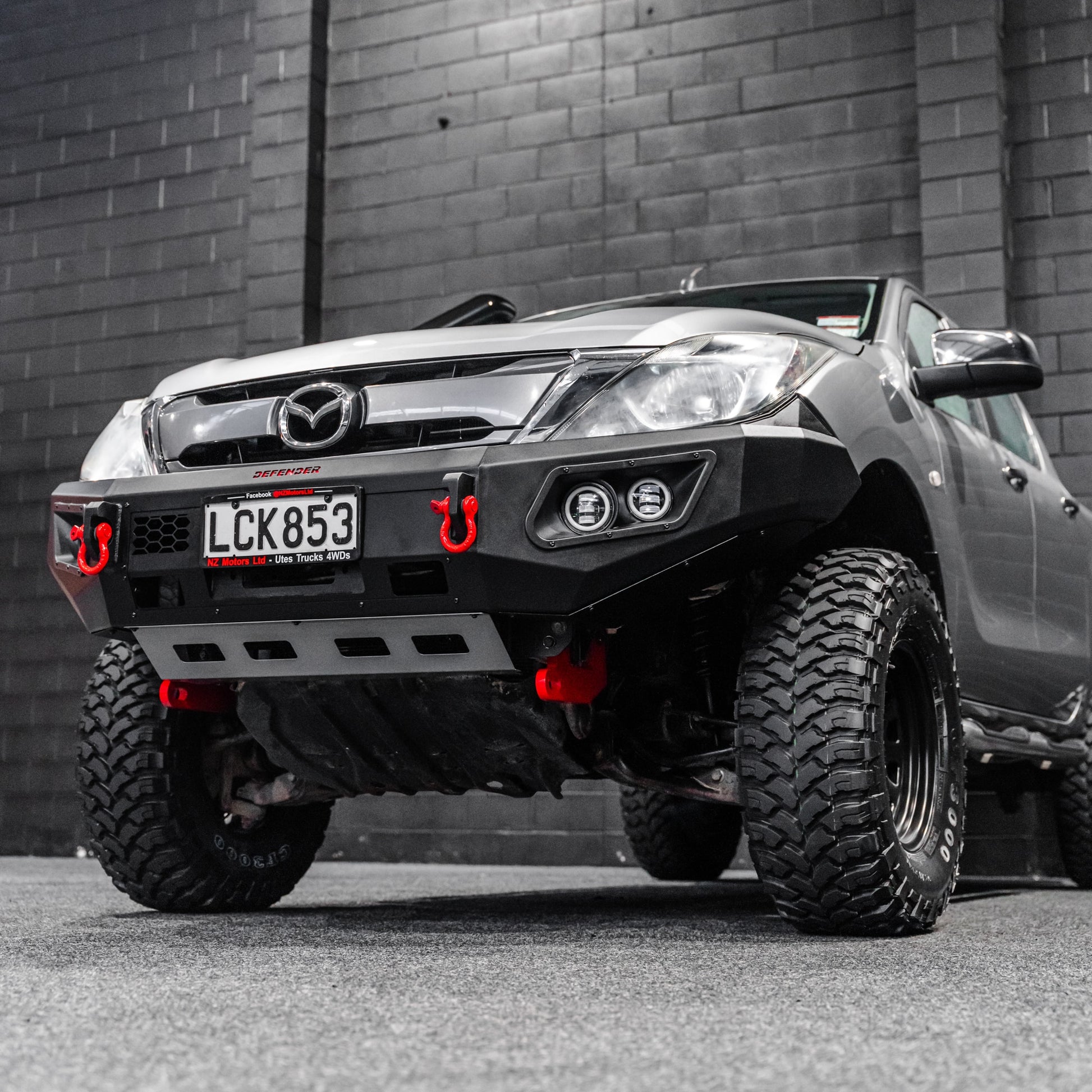 DEFENDER Off-Road Loopless Bull-Bar — Mazda BT-50 UP/UR [2012-2020]