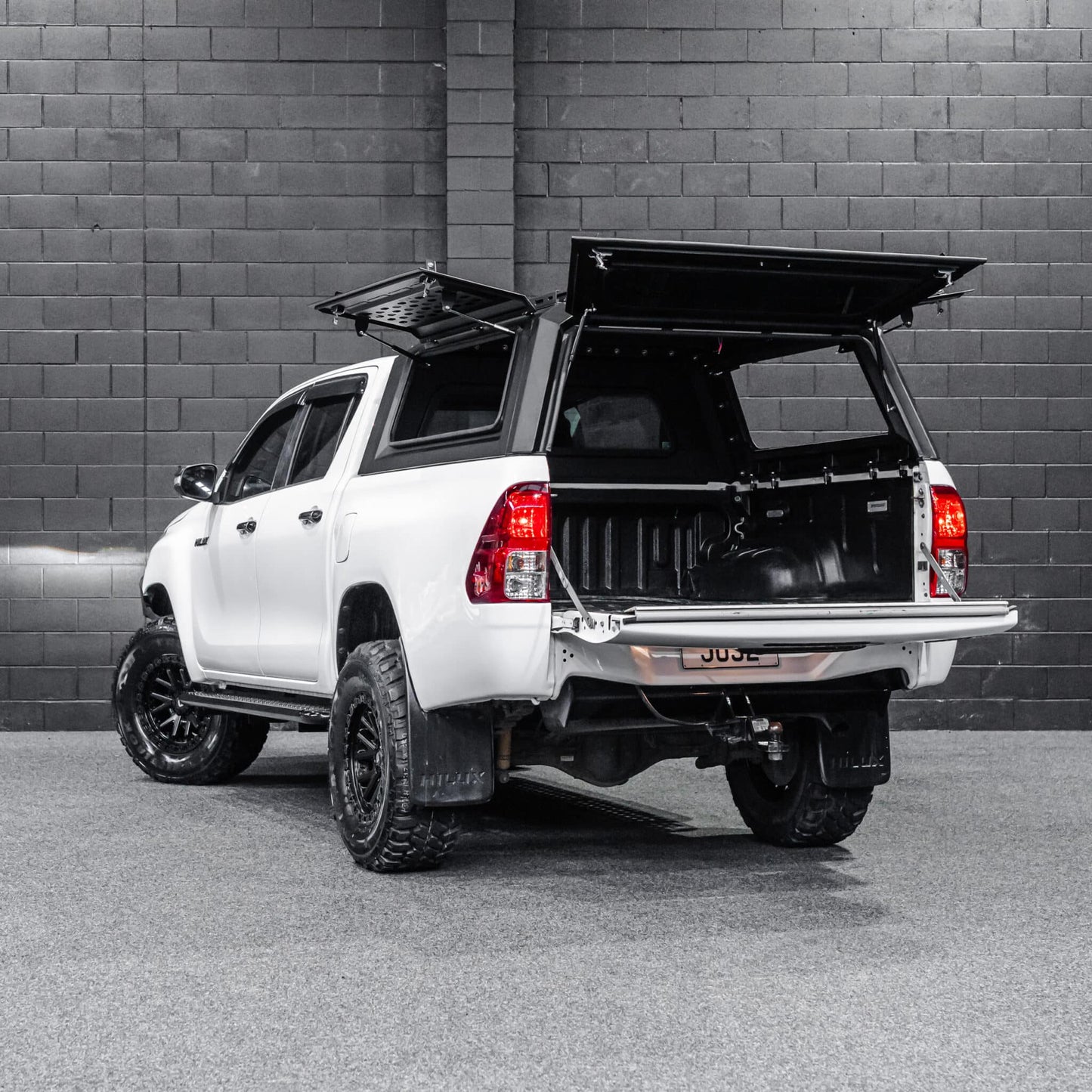 Shield Off-Road Aluminium Windowed Canopy — to suit Toyota Hilux SR5 [2015+]