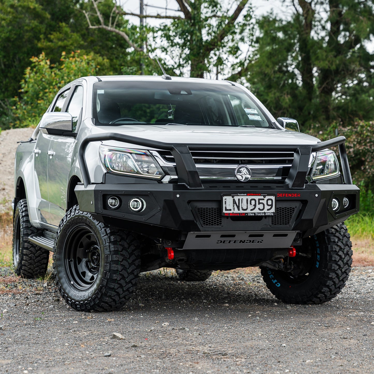 DEFENDER Off-Road Triple Loop Bull-Bar — Holden Colorado RG2 [2016-2020]