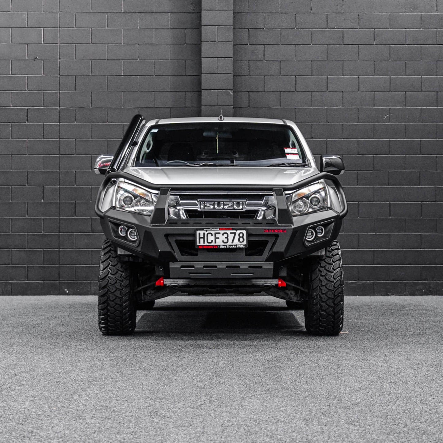 DEFENDER Off-Road Bull Bar + Winch & Spotlights Combo