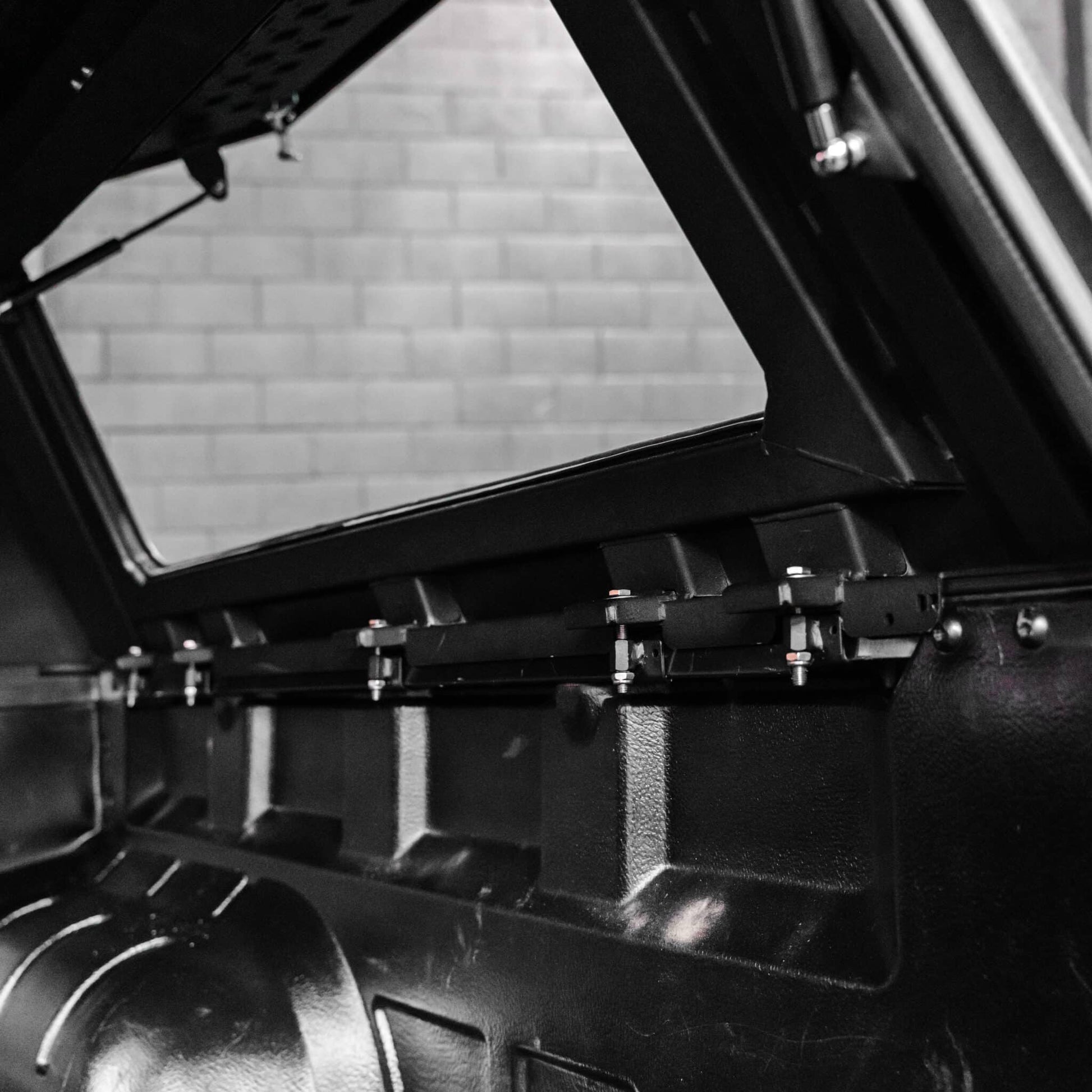 DEFENDER Off-Road Windowless Aluminium Canopy — Isuzu D-Max