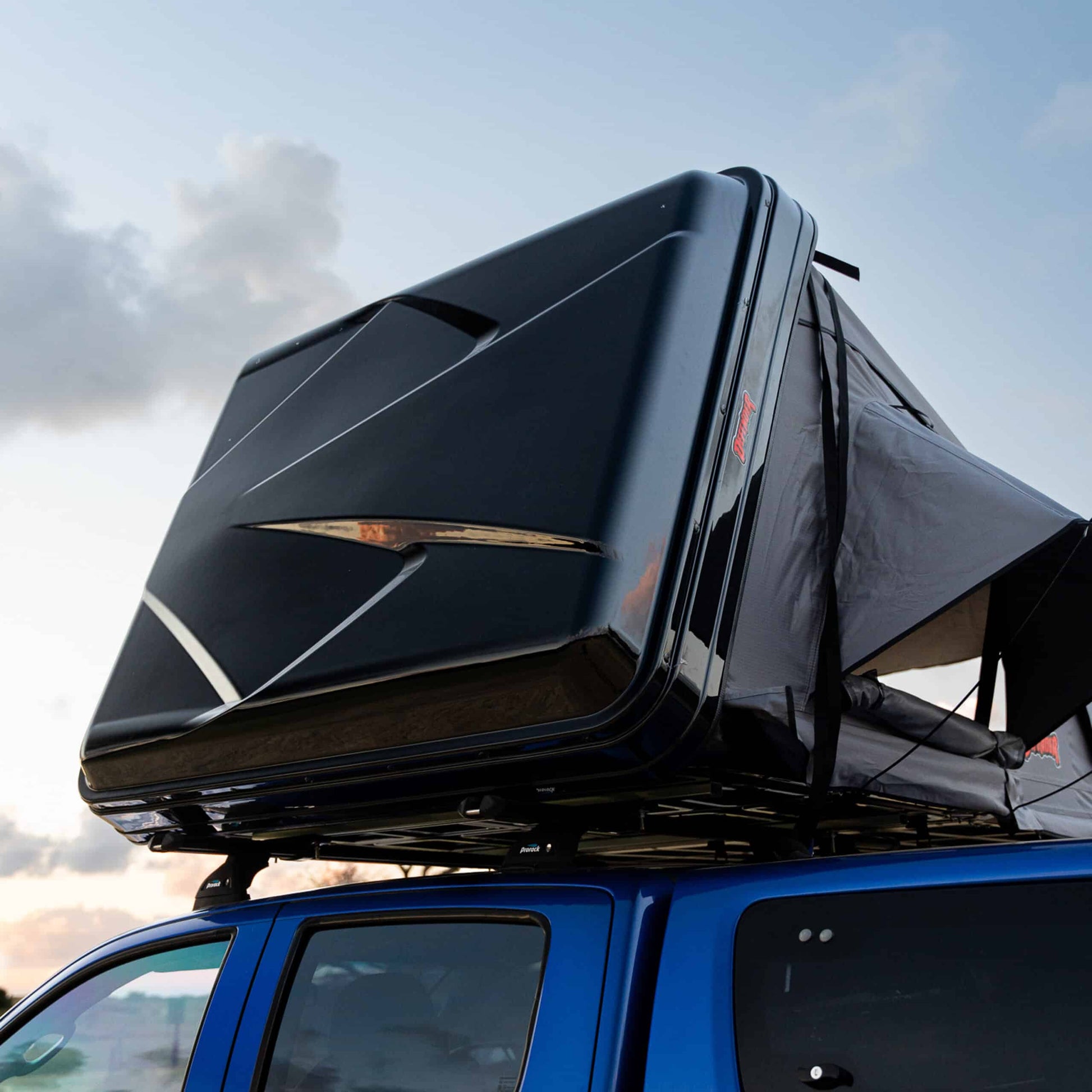 Defender Off-Road Cantilever Hard Shell Rooftop Tent