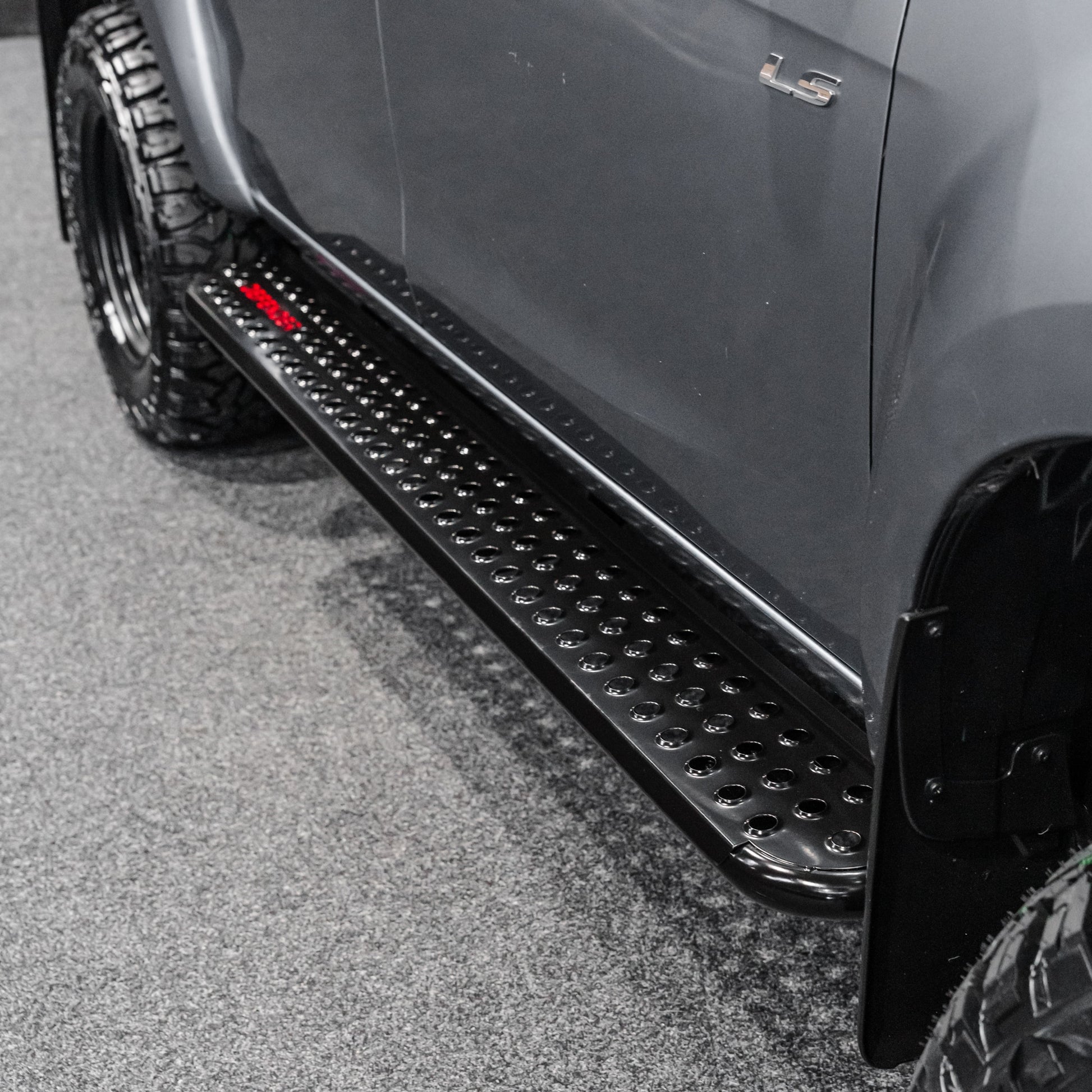DEFENDER Off-Road Side Steps — Isuzu D-Max