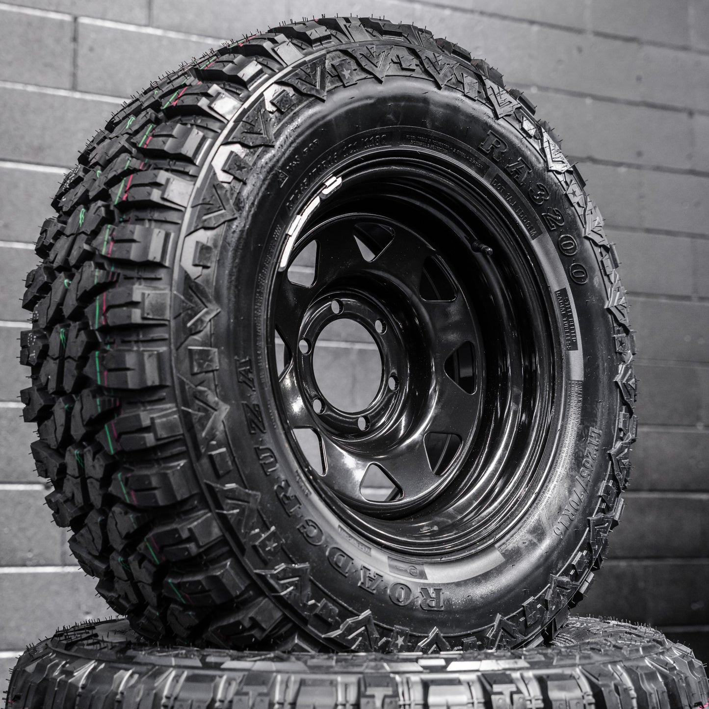 265/75/R16LT Mud Tyres + Steelies — 16" Mud Tyres + Steelies Combo