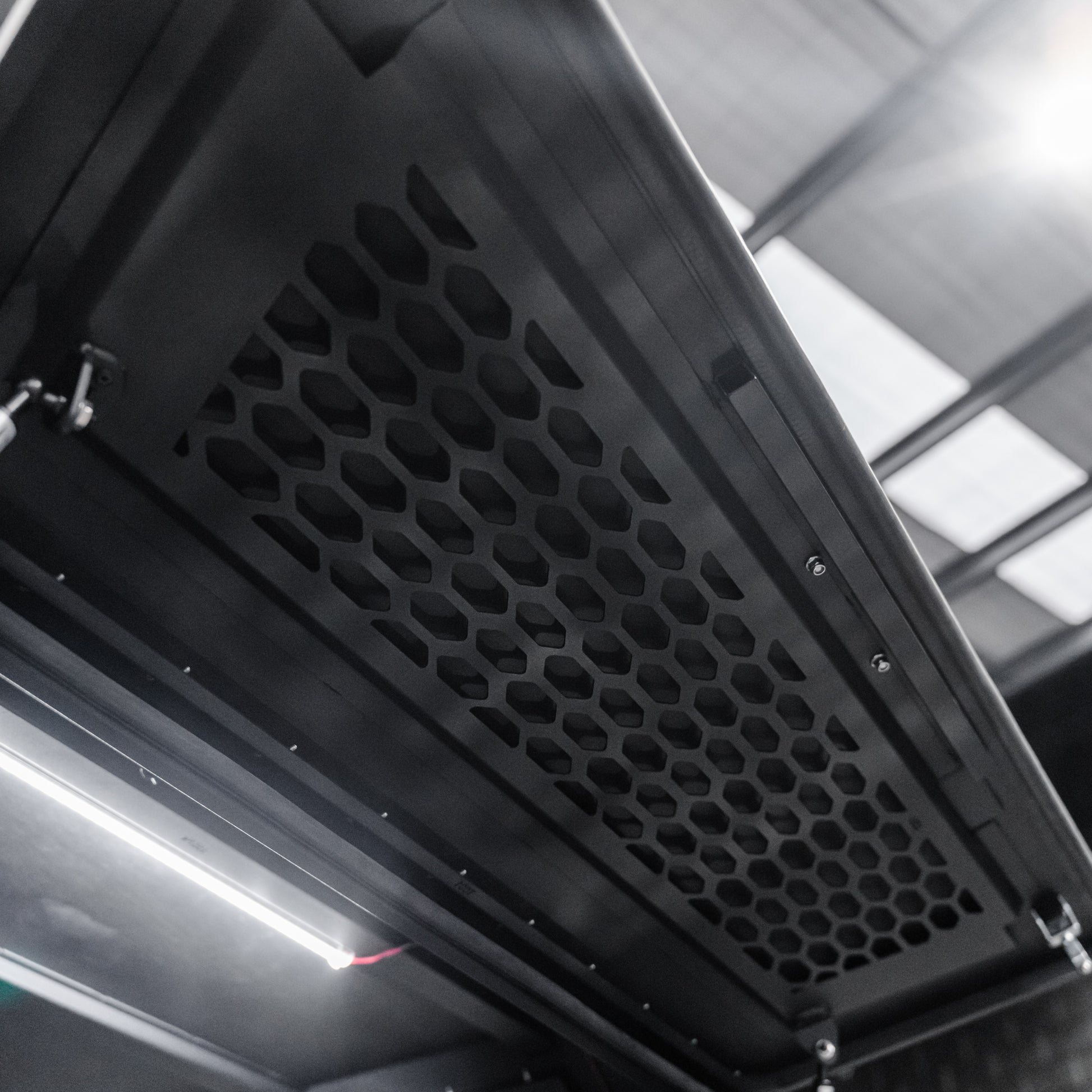 DEFENDER Off-Road Windowless Aluminium Canopy