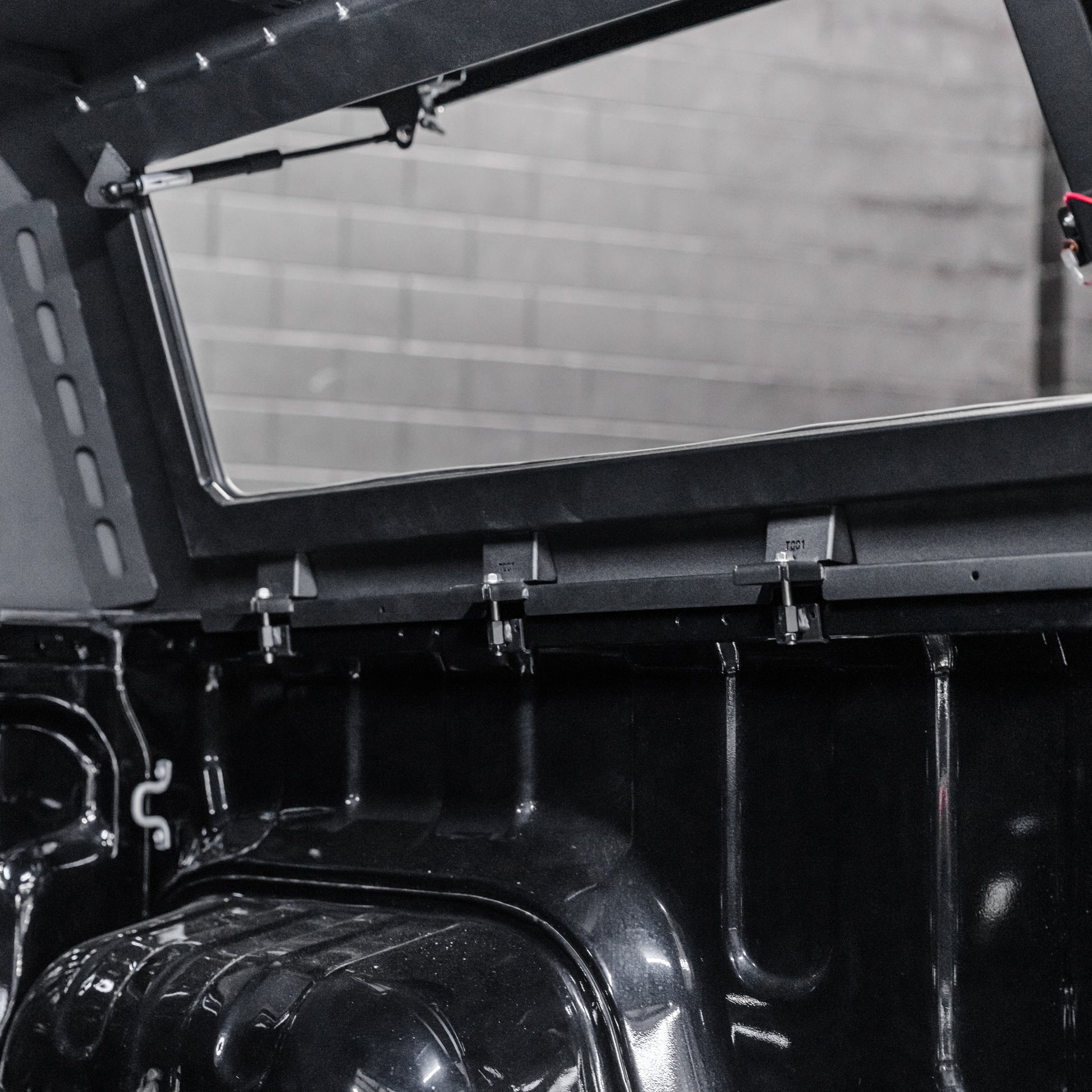 DEFENDER Off-Road Windowless Aluminium Canopy