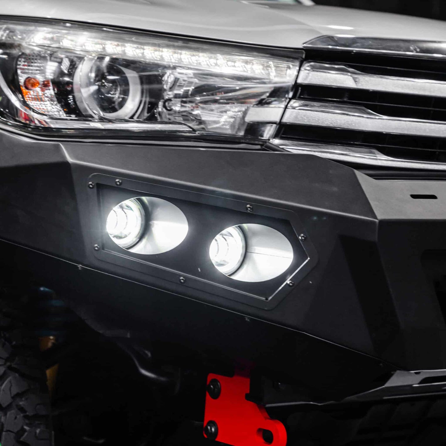 SHIELD Off-Road Loopless Bull-Bar — to suit Toyota Hilux 2015 - 2020