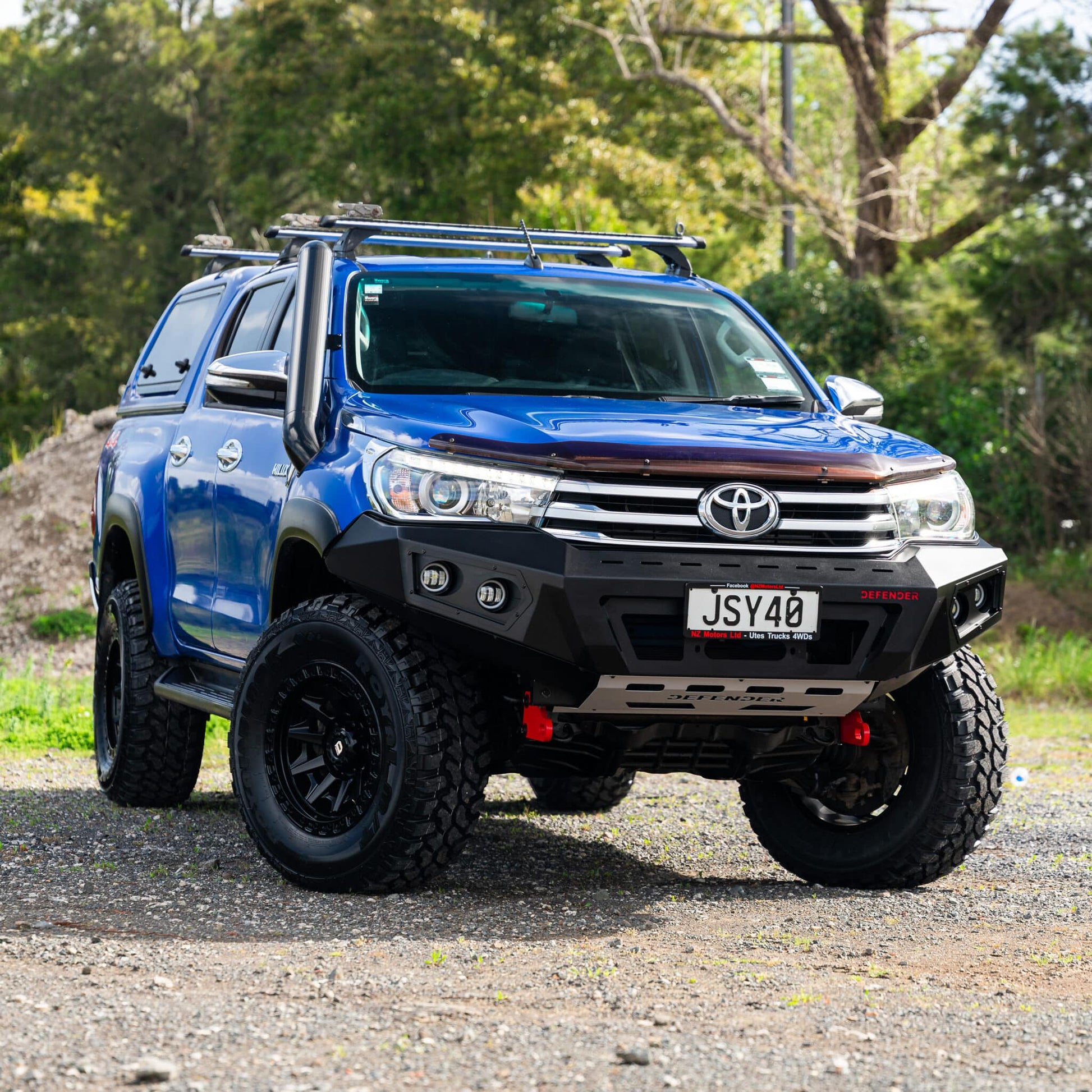 DEFENDER Off-Road Loopless Bull-Bar — Toyota Hilux [2015-2020]