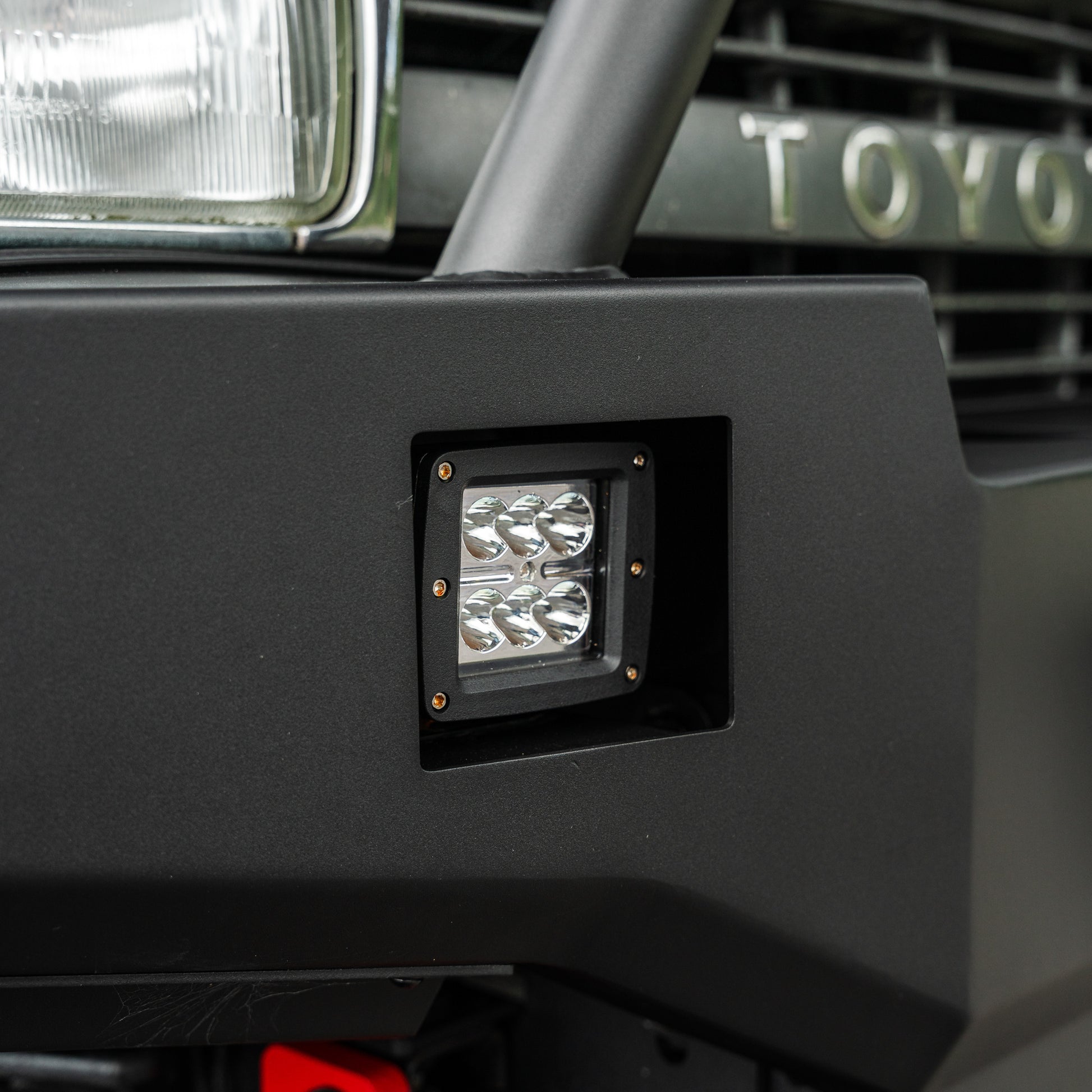 DEFENDER Off-Road Triple Loop Bull-Bar — Toyota Land Cruiser 80 Series [1990-1997]