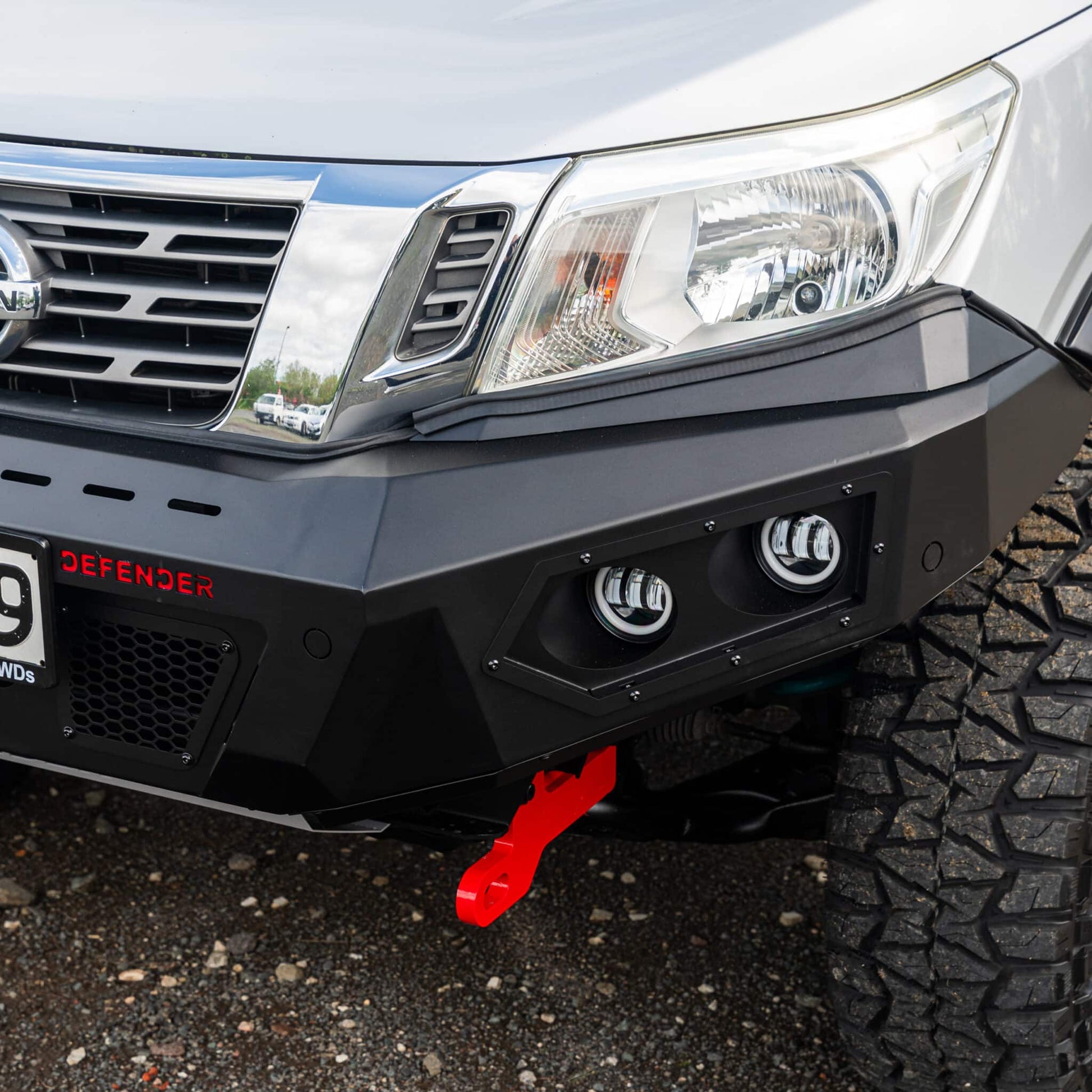 DEFENDER Off-Road Loopless Bull-Bar — Nissan Navara [2015-Present]