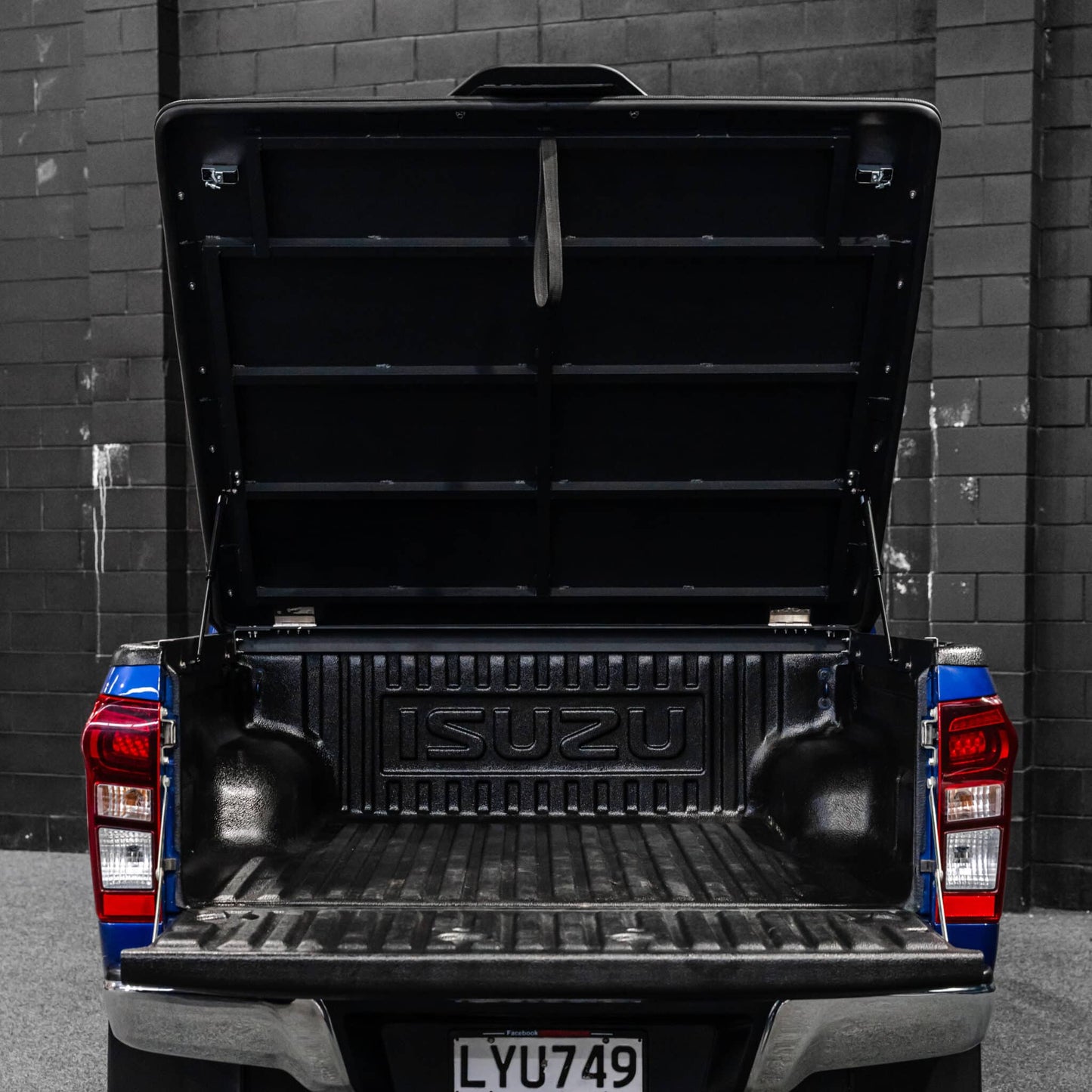 Shield Off-Road Toyota Hilux Hard Lid — to suit Toyota Hilux 2015-2020
