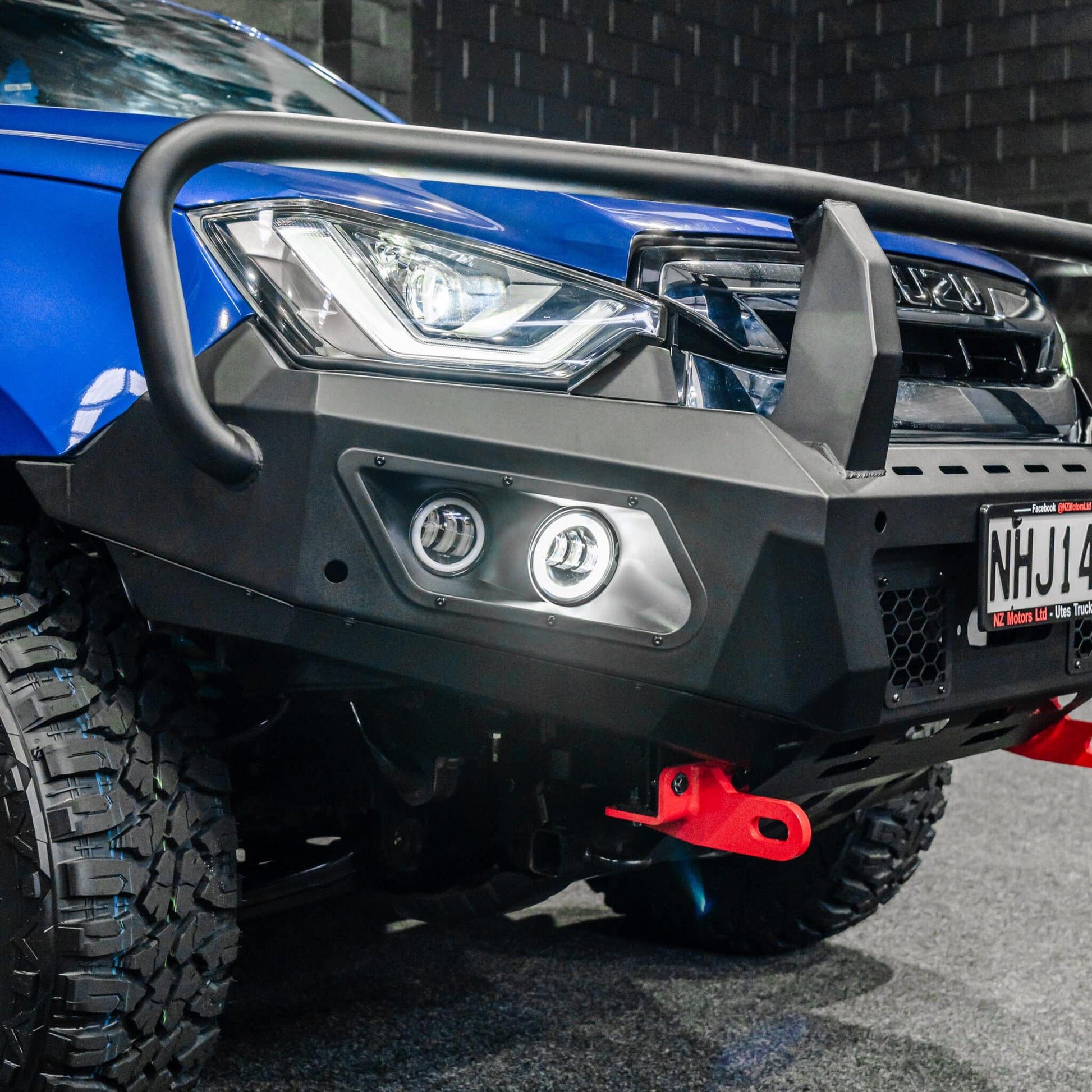 DEFENDER Off-Road Triple Loop Bull-Bar — Isuzu D-Max RG01 [2021-Present]