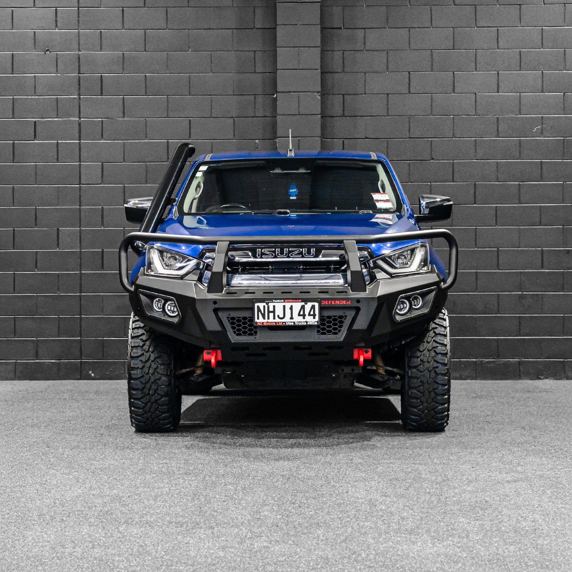DEFENDER Off-Road Triple Loop Bull-Bar — Isuzu D-Max RG01 [2021-Present]