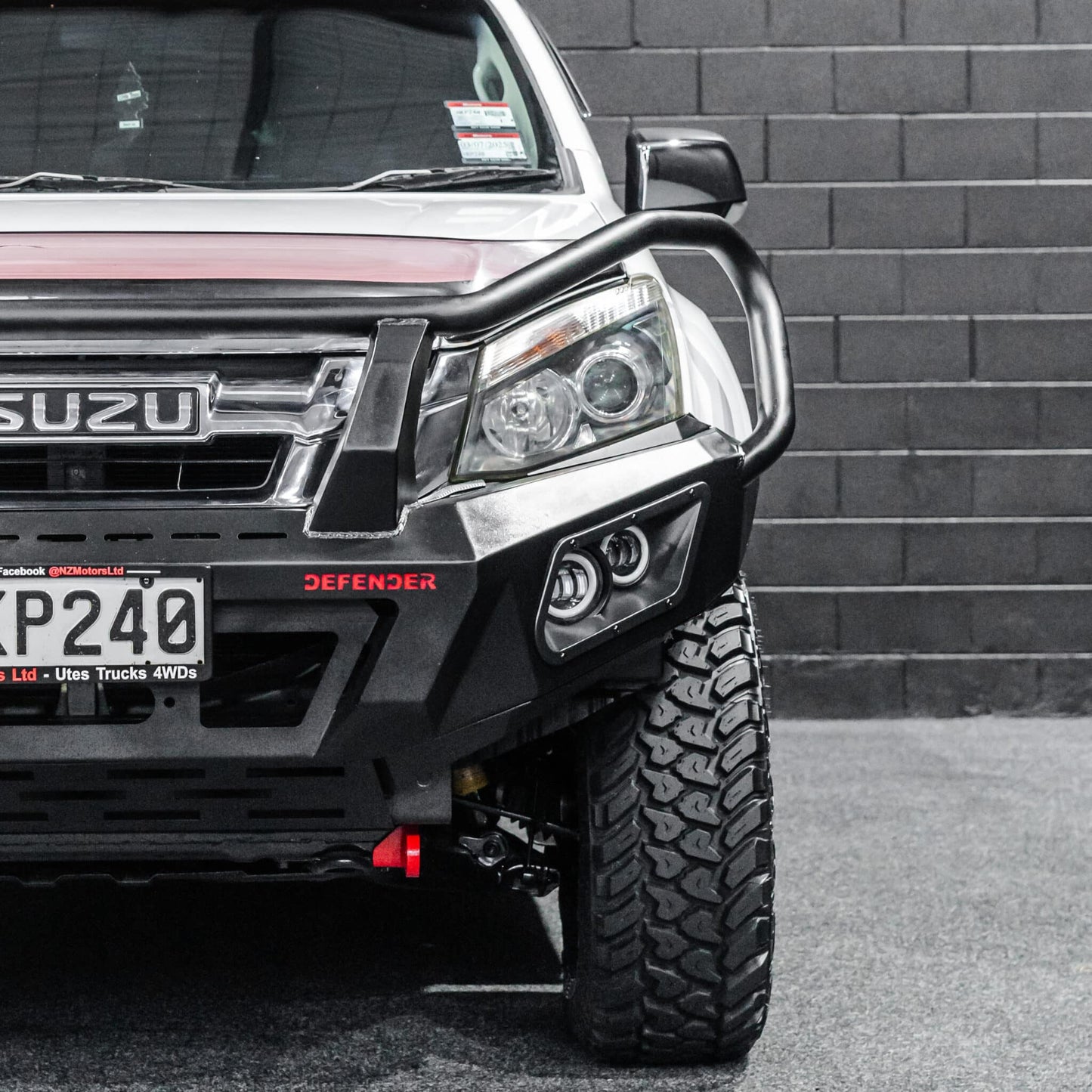 DEFENDER Off-Road Triple Loop Bull-Bar — Isuzu D-Max (Pre-Facelift) [2013-2015]