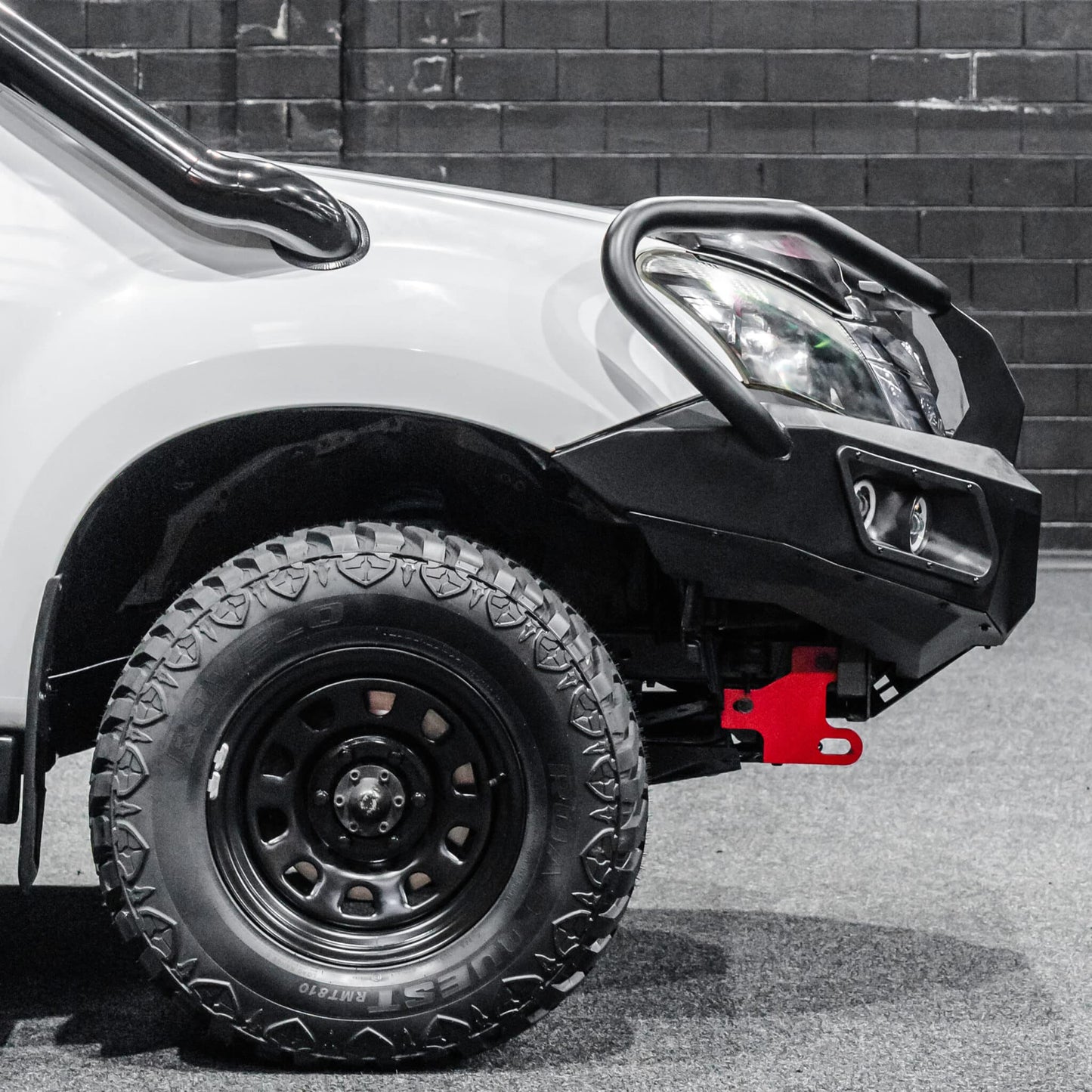 DEFENDER Off-Road Triple Loop Bull-Bar — Isuzu D-Max (Pre-Facelift) [2013-2015]