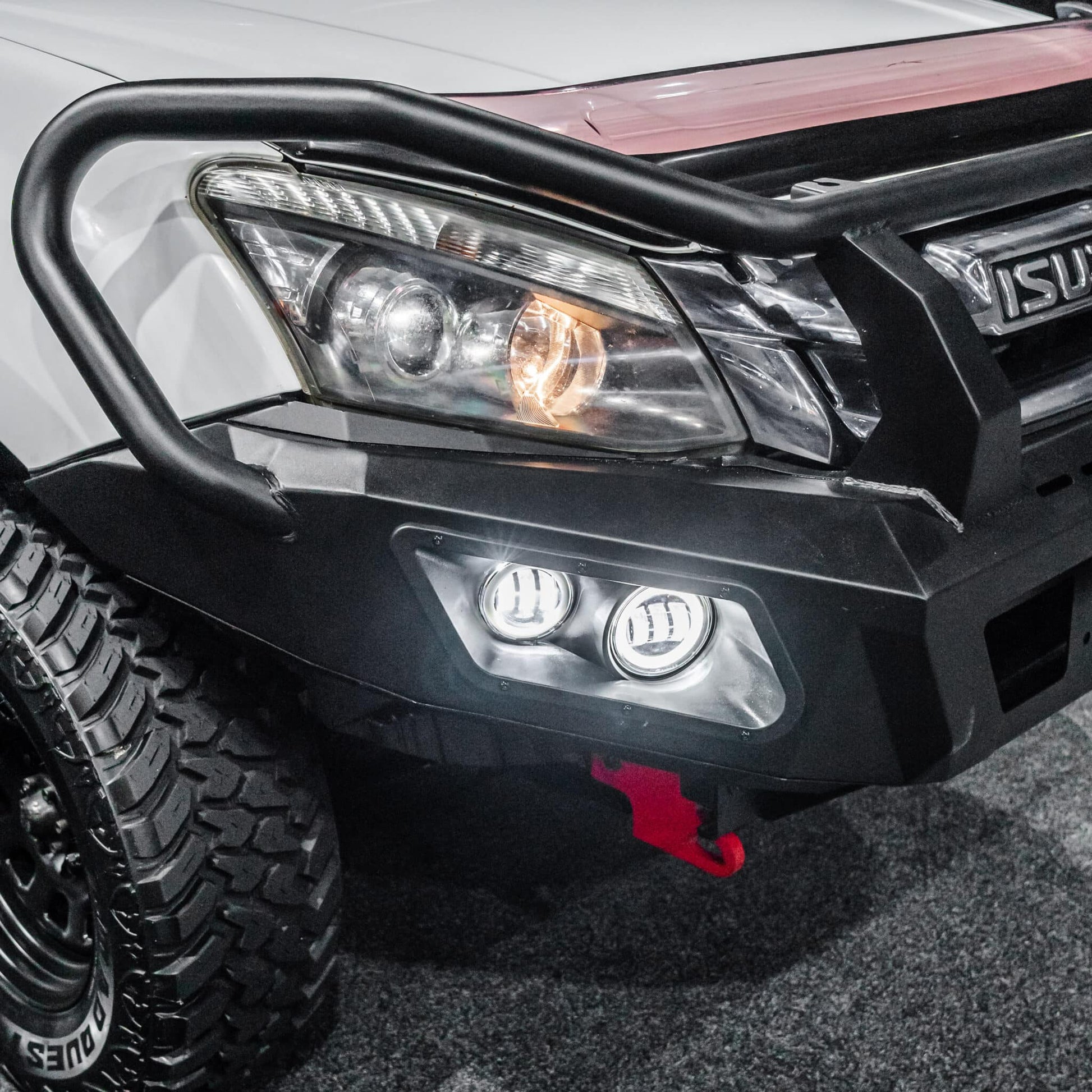 DEFENDER Off-Road Triple Loop Bull-Bar — Isuzu D-Max (Pre-Facelift) [2013-2015]