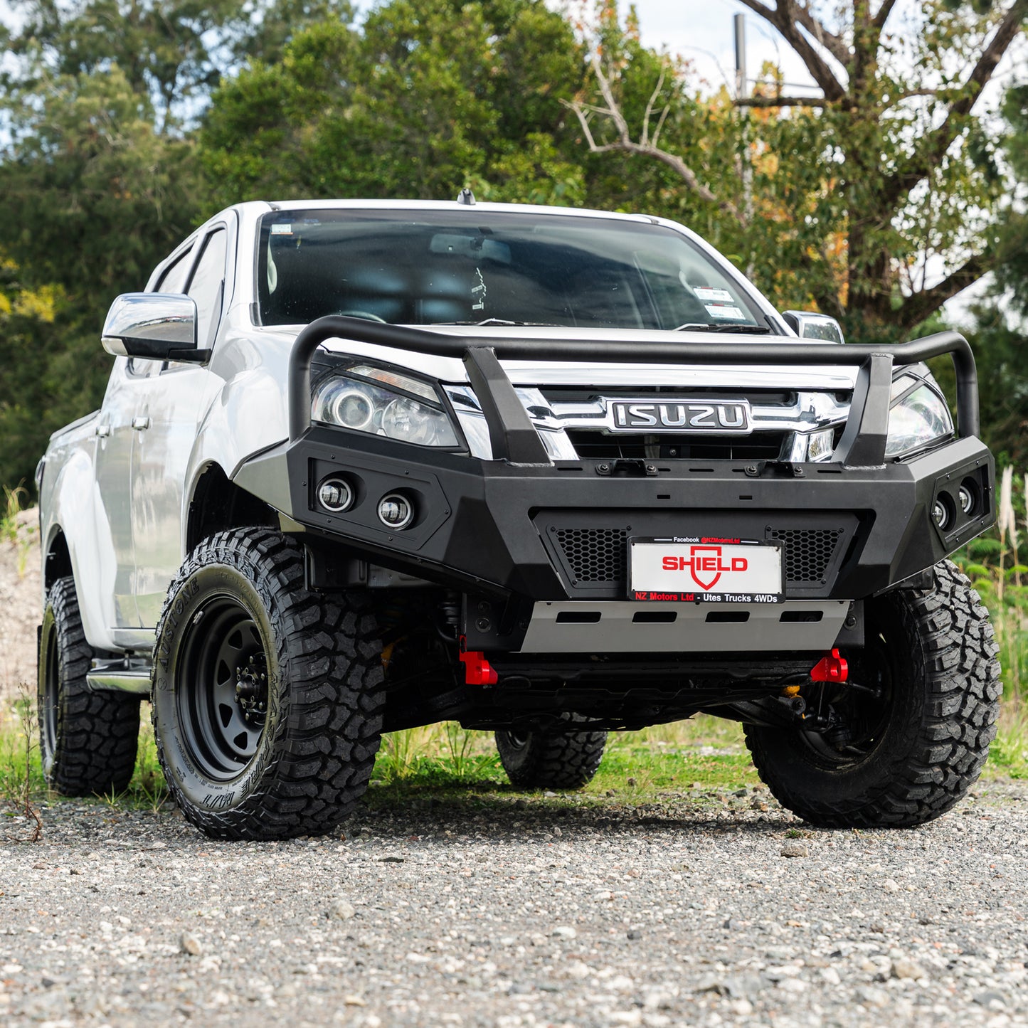 SHIELD Off-Road Triple Loop Bull-Bar — to suit Isuzu D-Max 2013 - 2015