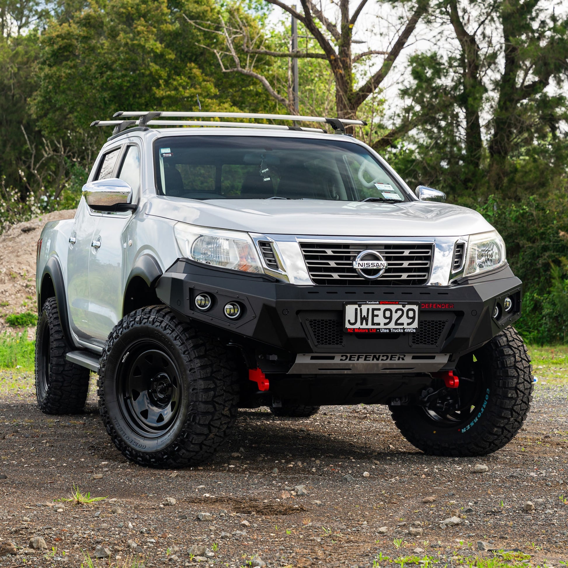 DEFENDER Off-Road Loopless Bull-Bar — Nissan Navara [2015-Present]