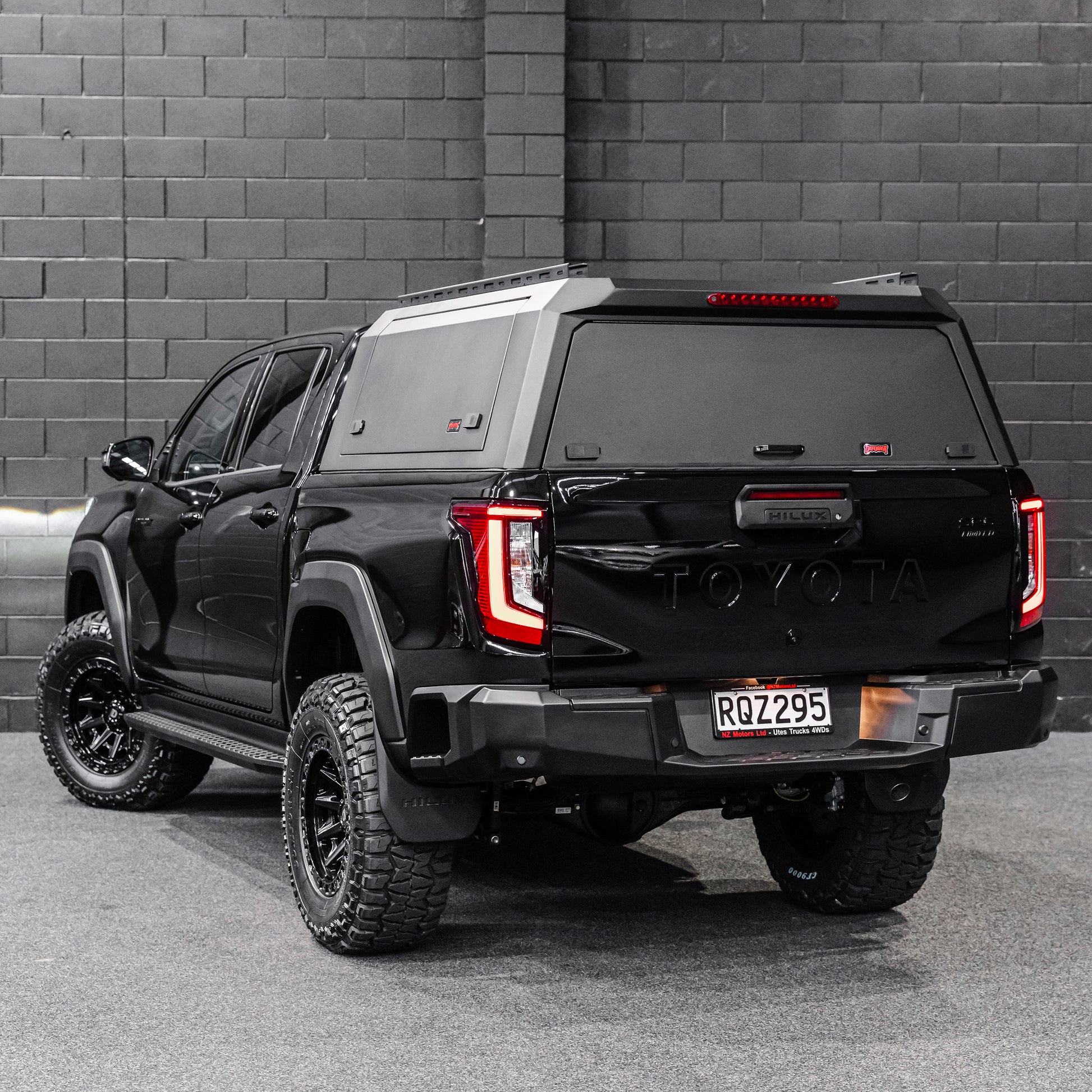DEFENDER Off-Road Windowless Aluminium Canopy