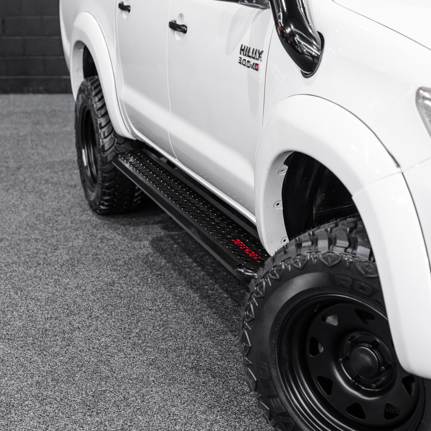 Shield Off-Road Side Steps — TO SUIT TOYOTA HILUX N70 [2005-2015]