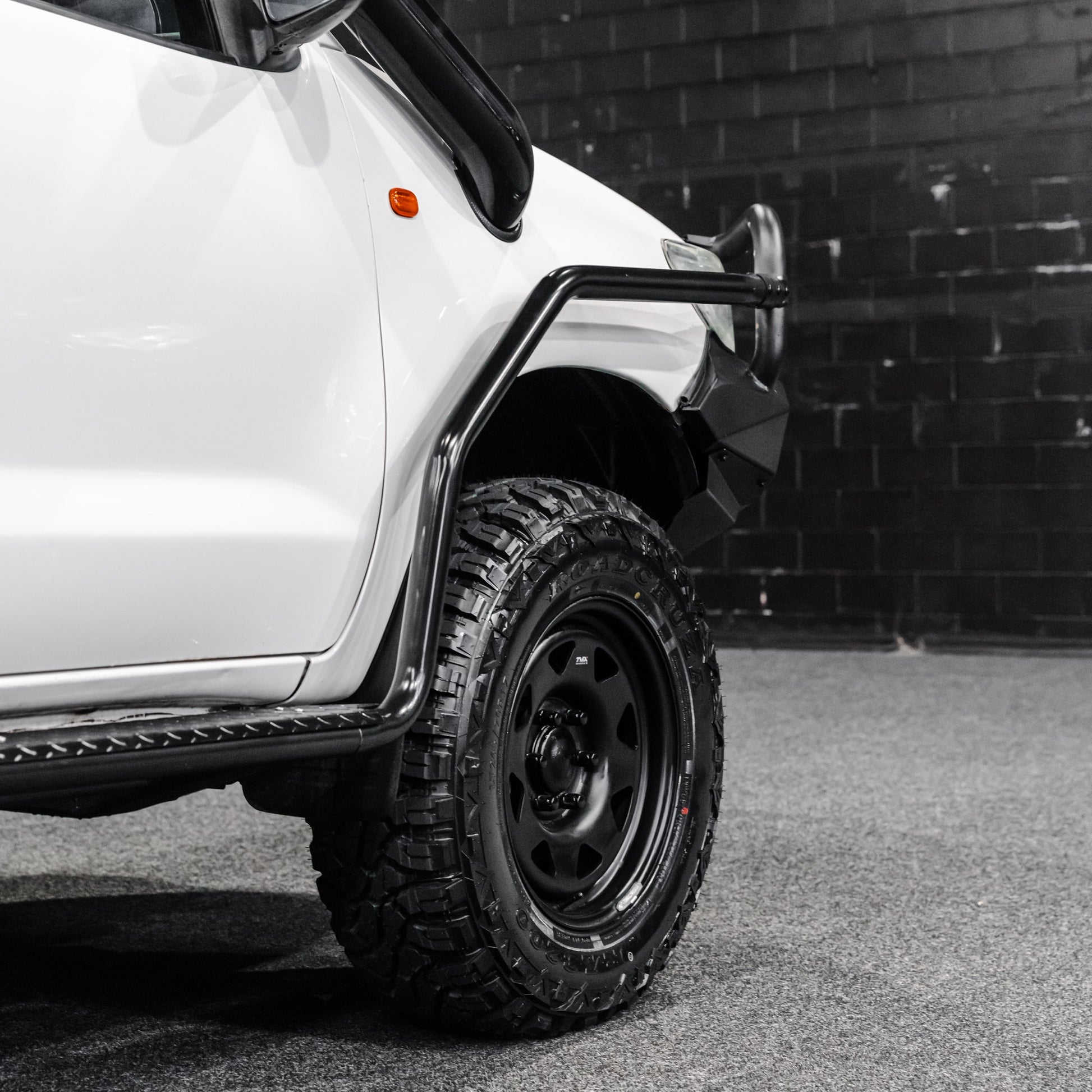 DEFENDER Off-Road Brush Bar & Rock Slider Combo — Toyota Hilux N70 [2005-2014]