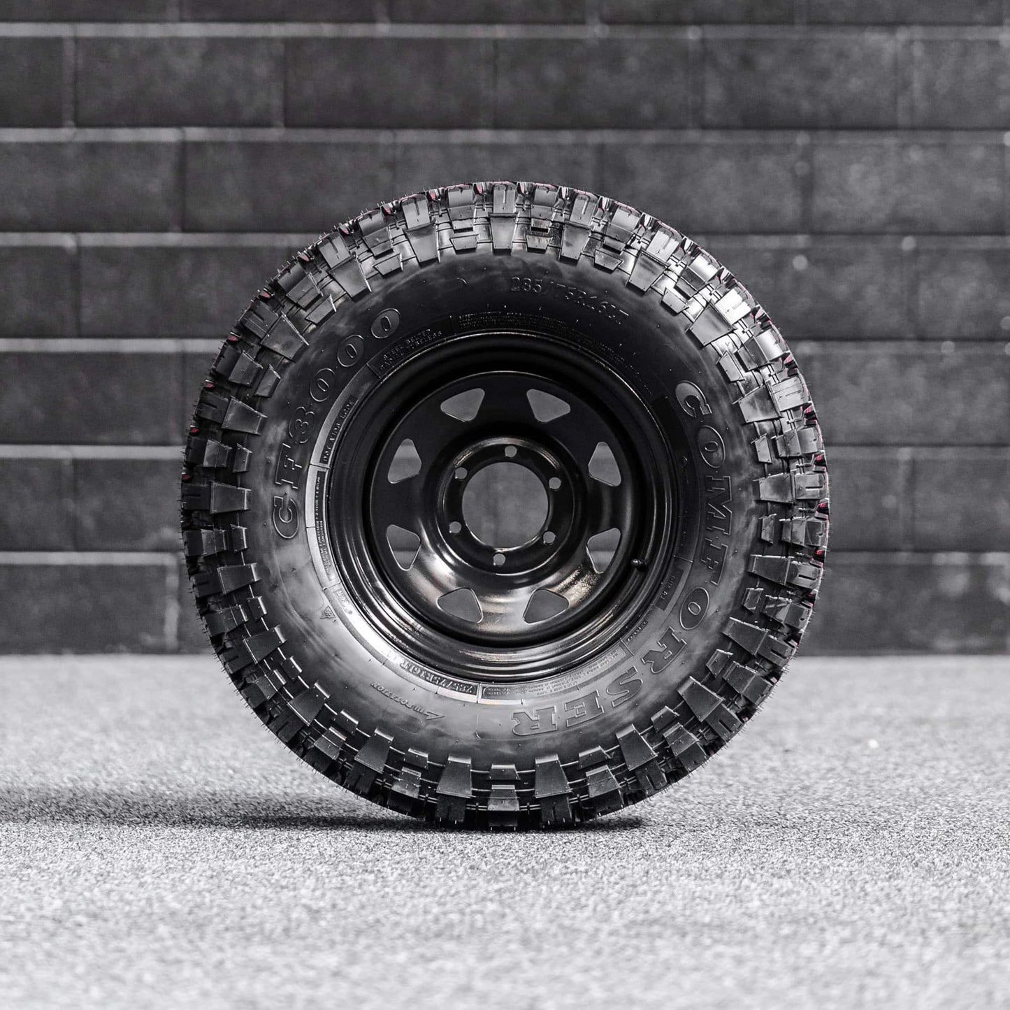265/70/R17LT Rovelo Mud Tyres + Steelies