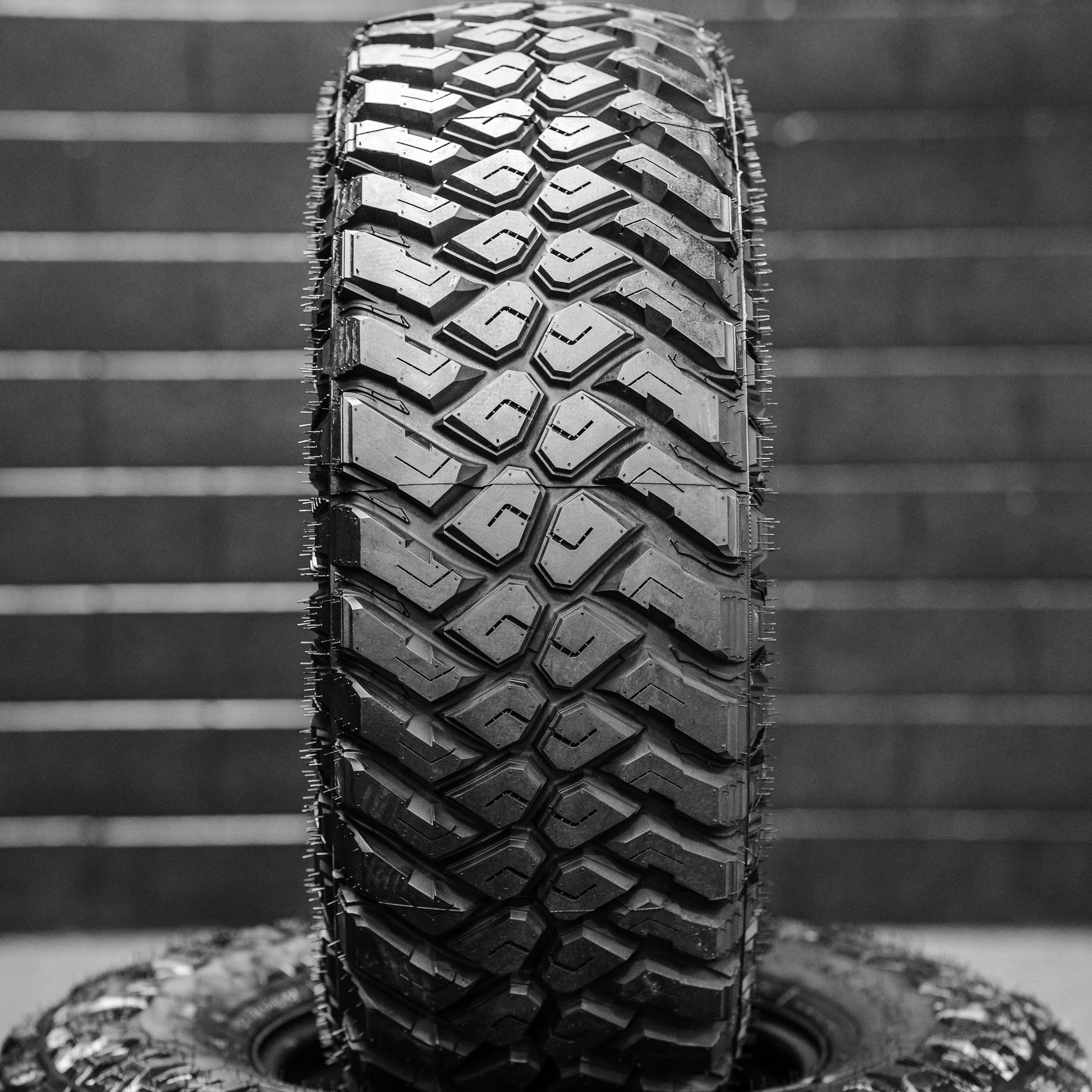 32x11.5 R15LT Maxxis RAZR MT + Steelies