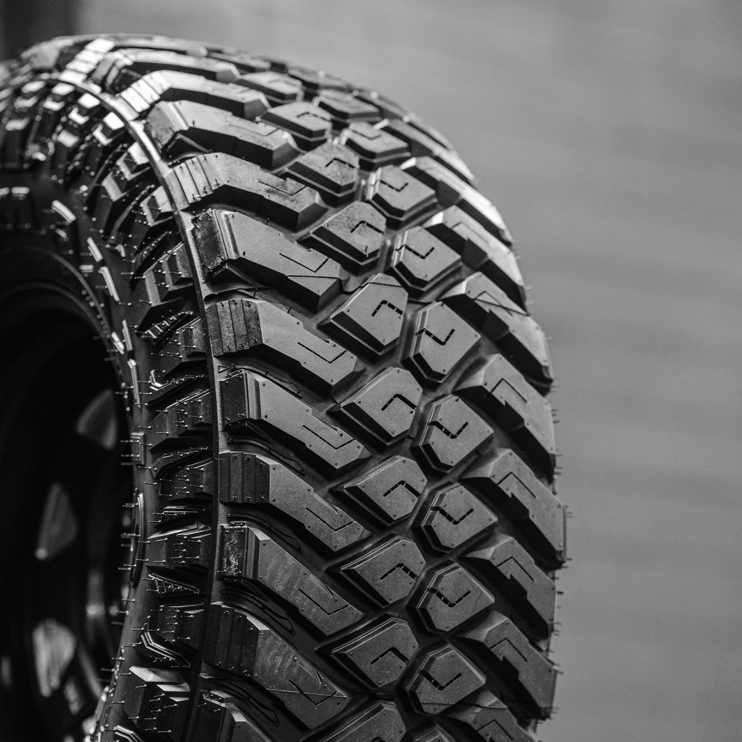 32x11.5 R15LT Maxxis RAZR MT + Steelies