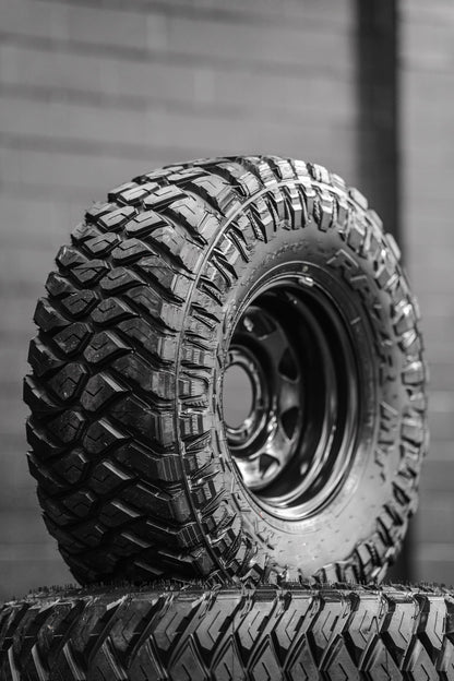 33x12.5 R15LT Maxxis RAZR MT + Steelies