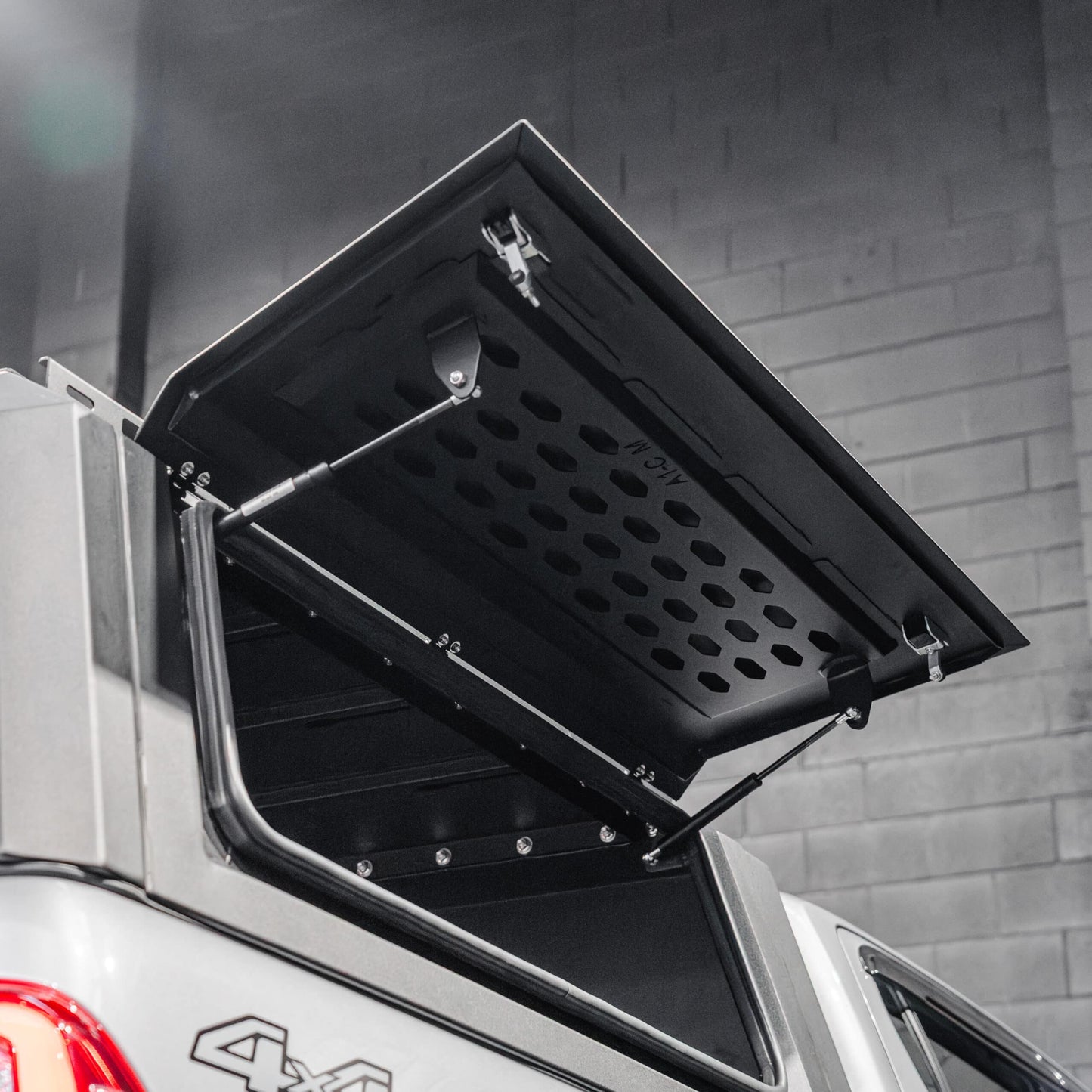 DEFENDER Off-Road Windowless Aluminium Canopy — Toyota Hilux SR5 [2015-Present]