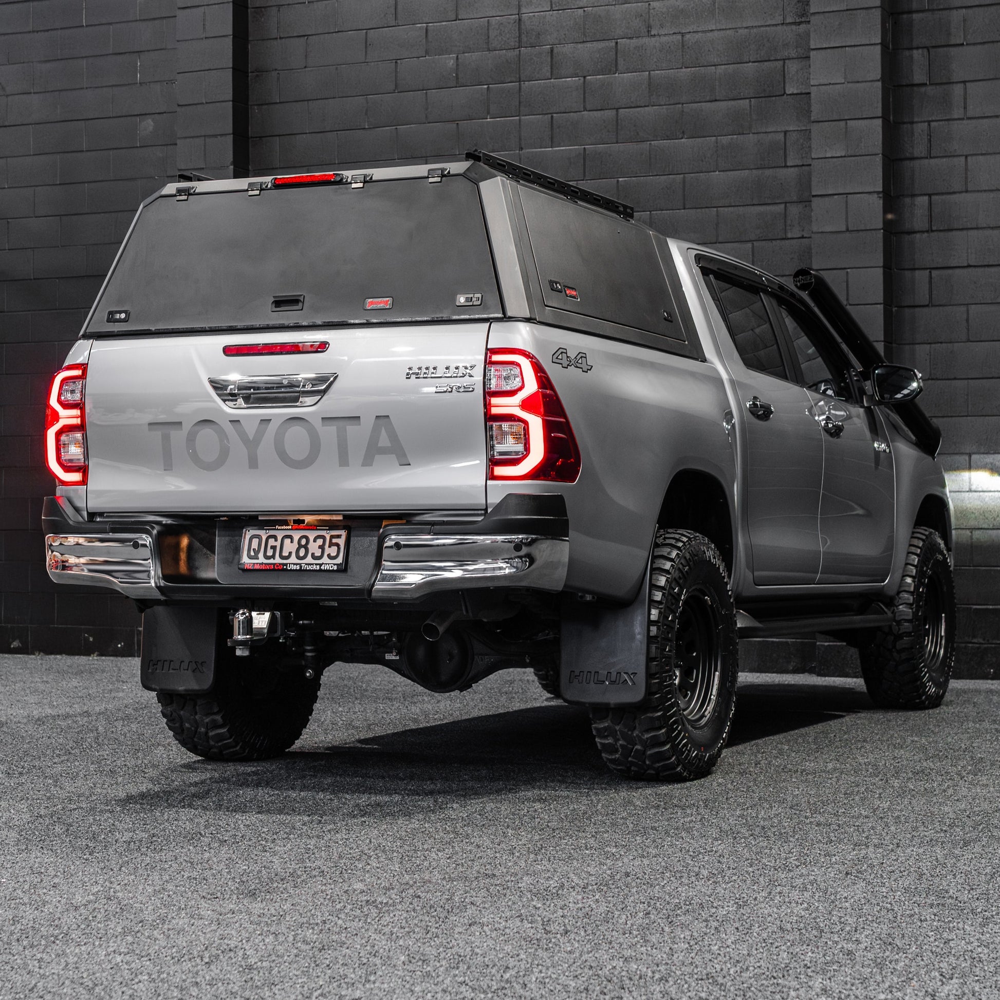 DEFENDER Off-Road Windowless Aluminium Canopy — Toyota Hilux SR5 [2015-Present]
