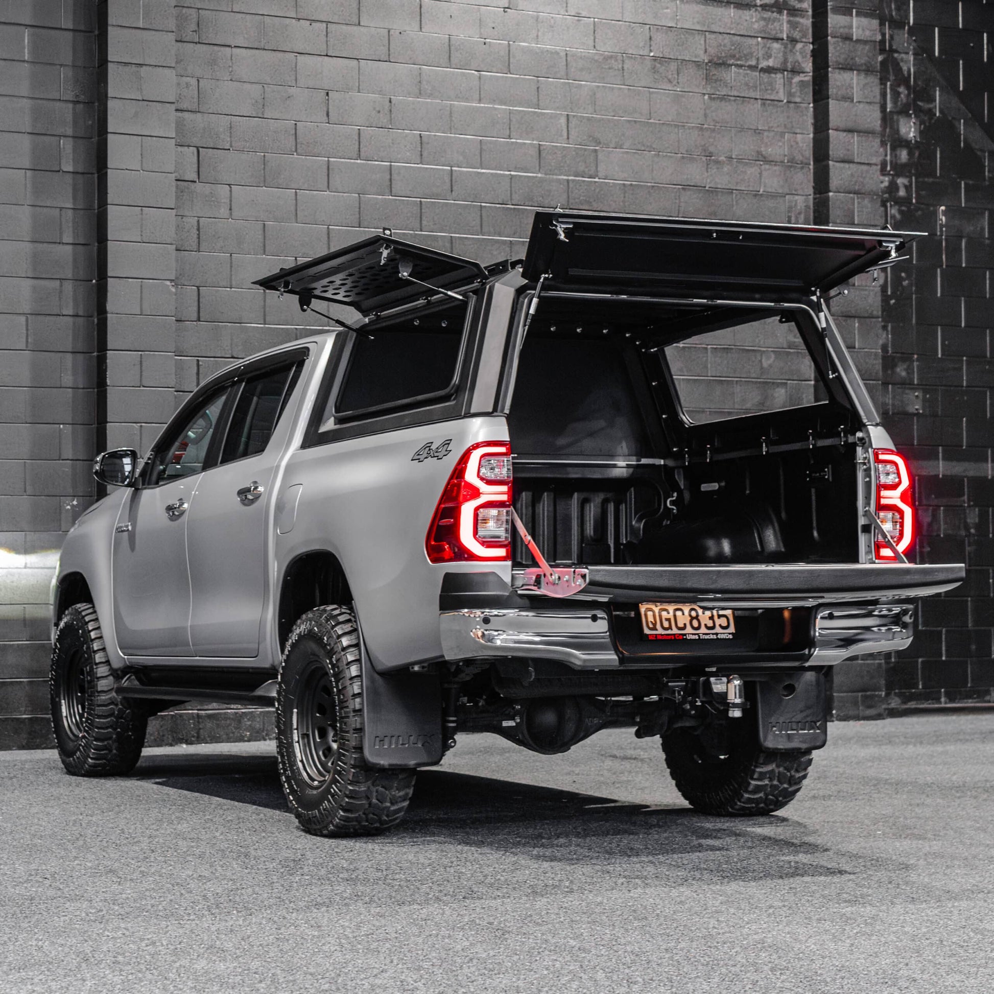 DEFENDER Off-Road Windowless Aluminium Canopy — Toyota Hilux SR5 [2015-Present]