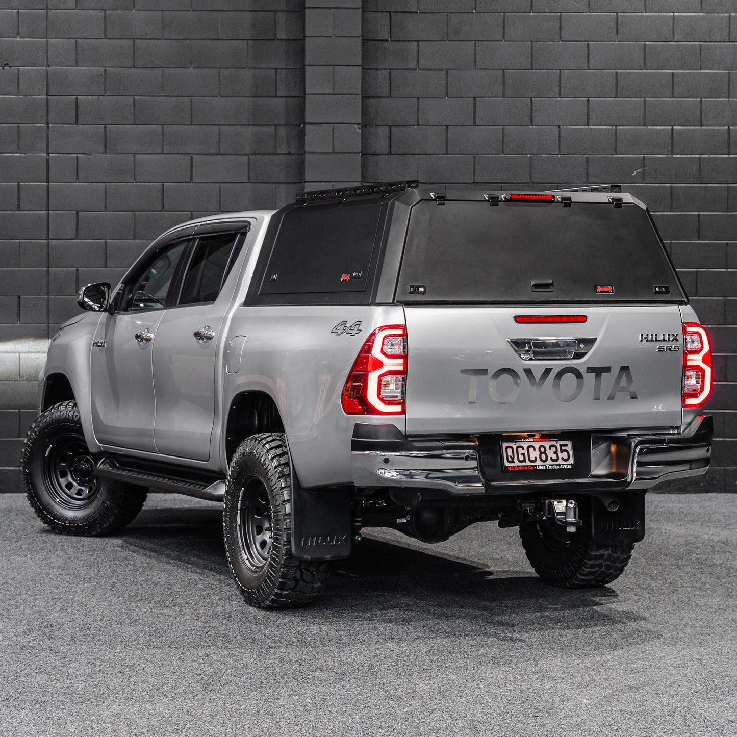 DEFENDER Off-Road Windowless Aluminium Canopy — Toyota Hilux SR5 [2015-Present]
