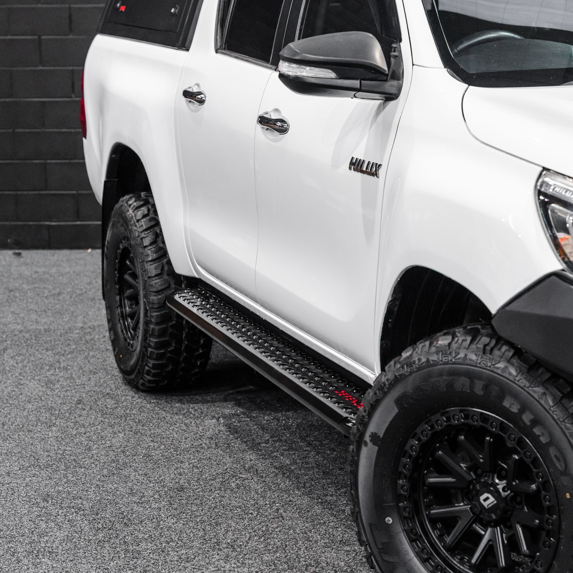 DEFENDER Off-Road Side Steps