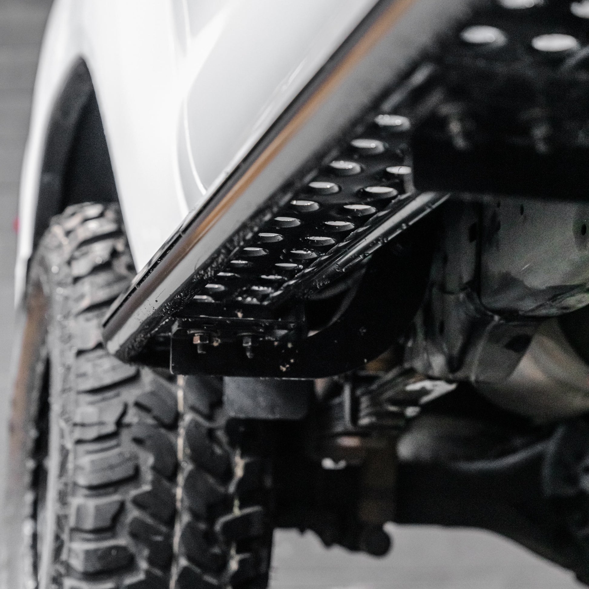 DEFENDER Off-Road Side Steps