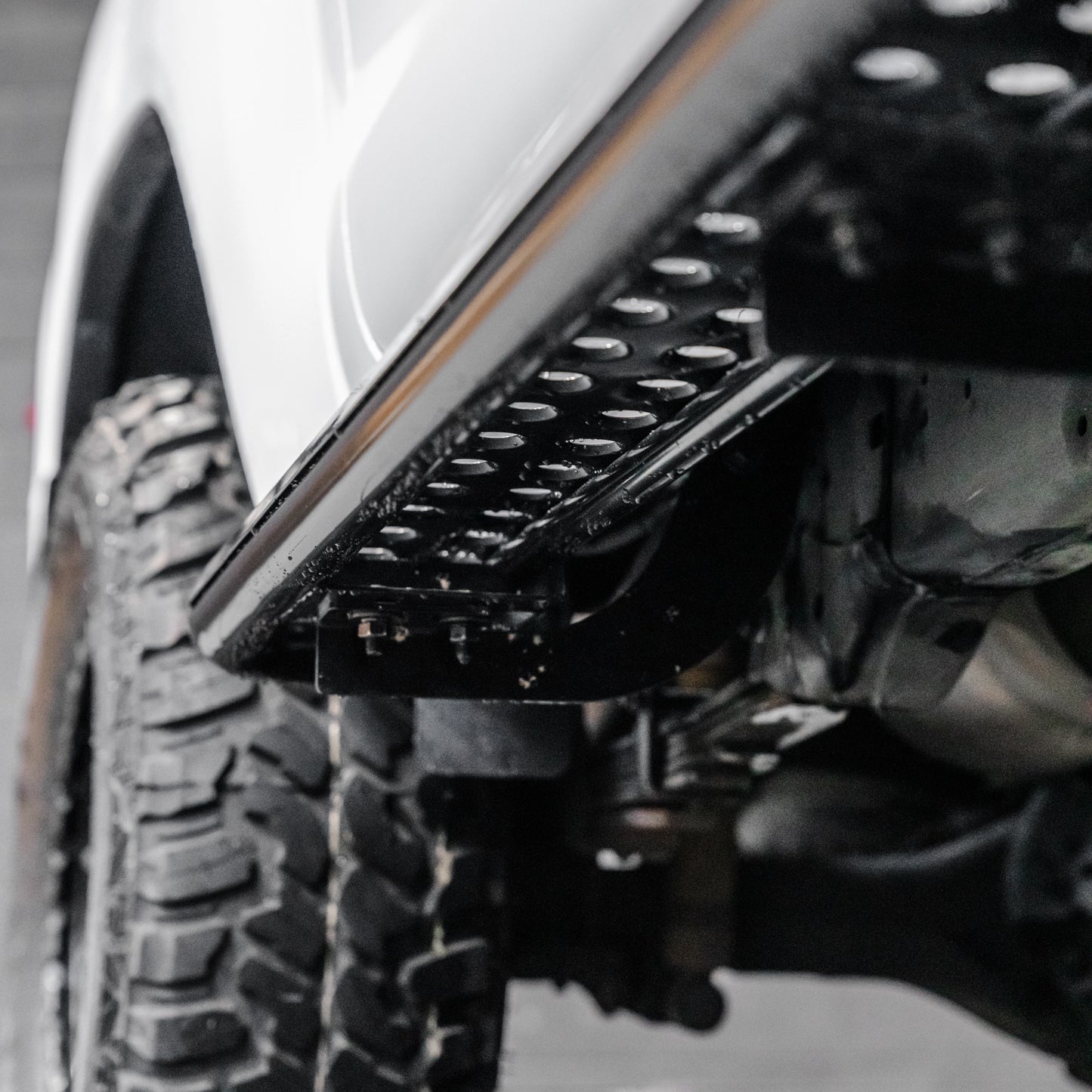 Shield Off-Road Side Steps — TO SUIT TOYOTA HILUX N80 [2015-2021]