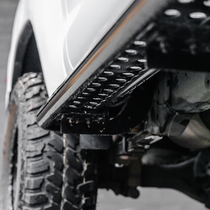 Shield Off-Road Side Steps — TO SUIT TOYOTA HILUX N80 [2015-2021]